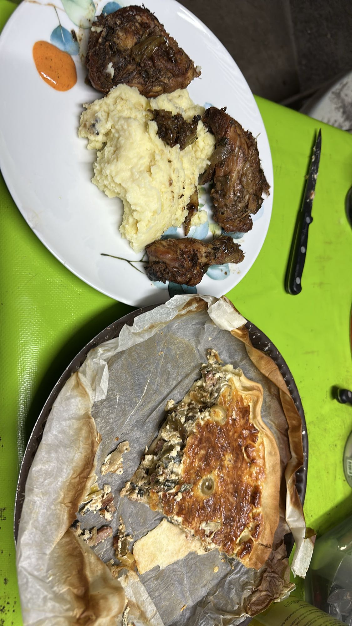 Poulet rôti, purée, quiche