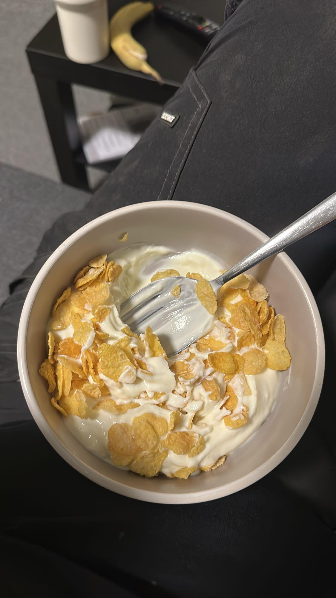 Cornflakes med yoghurt
