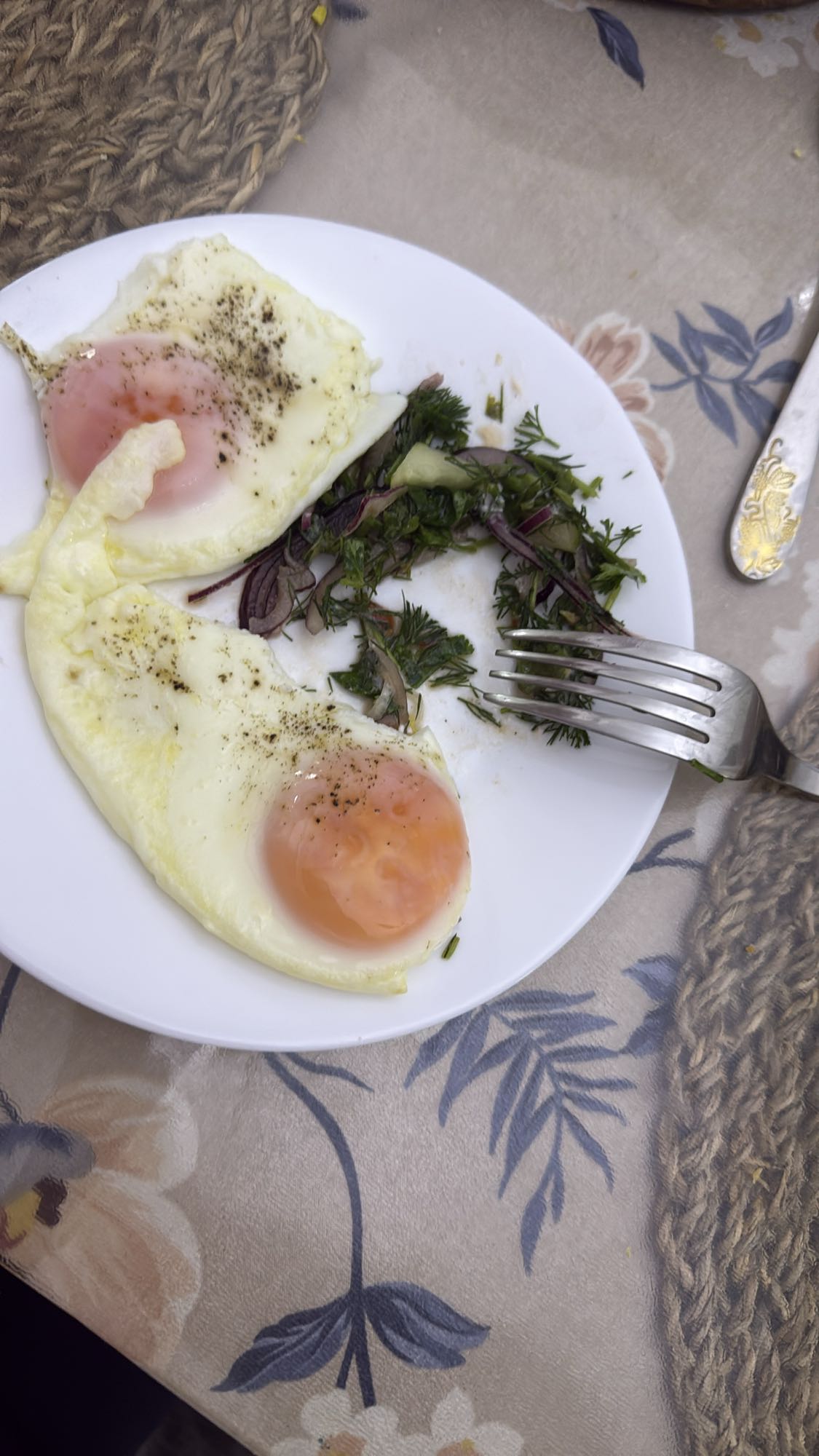 Яичница с зеленью