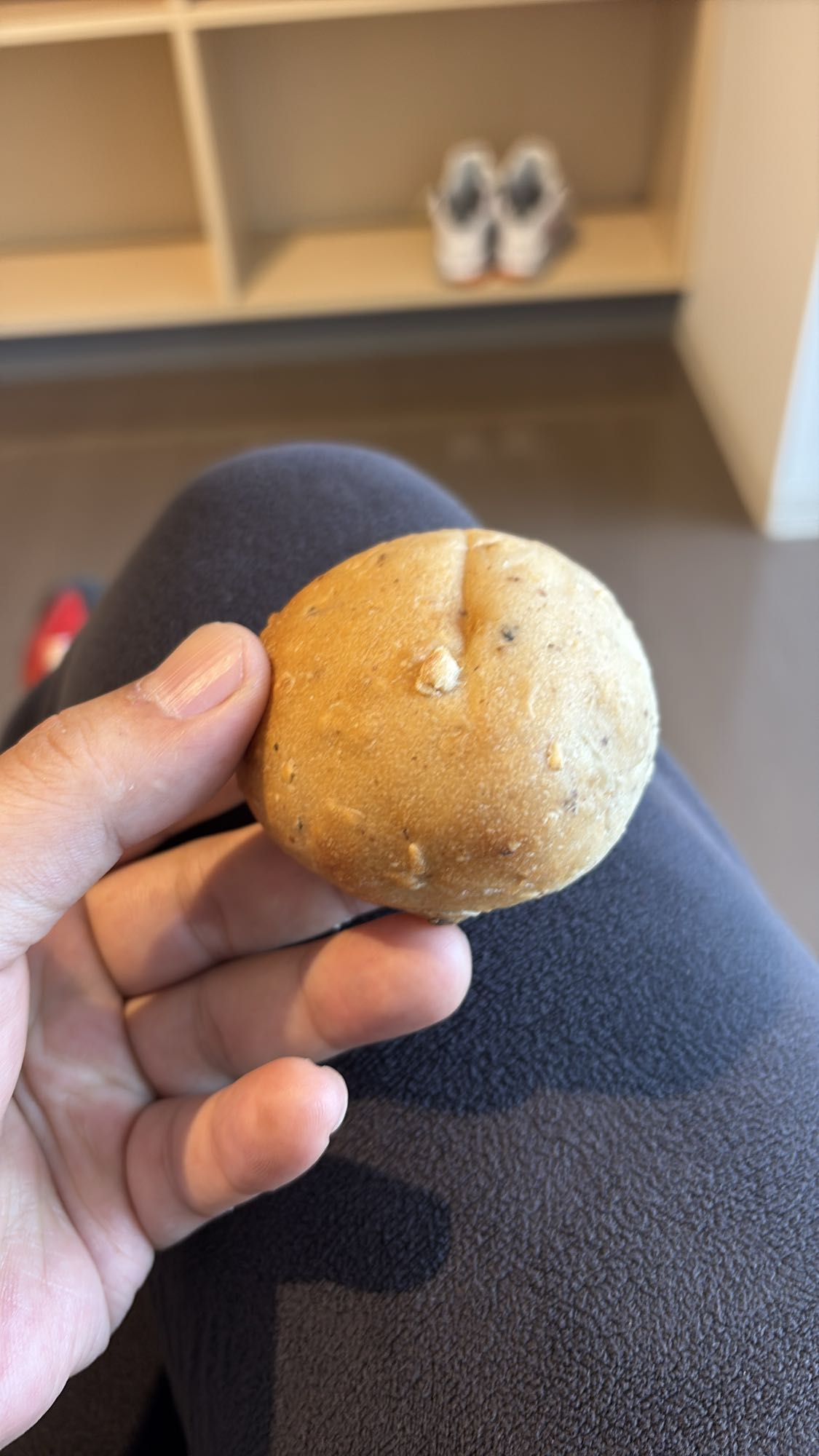 小さな全粒粉パン