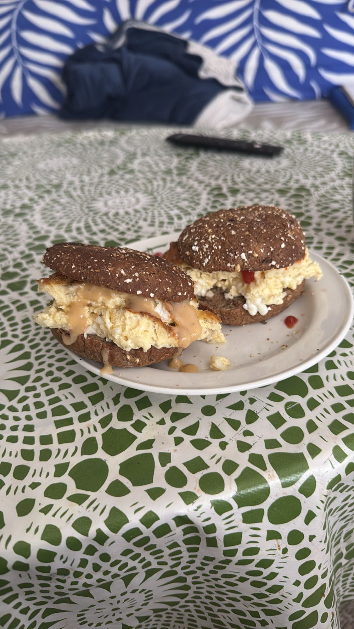 Äggmackor med sås