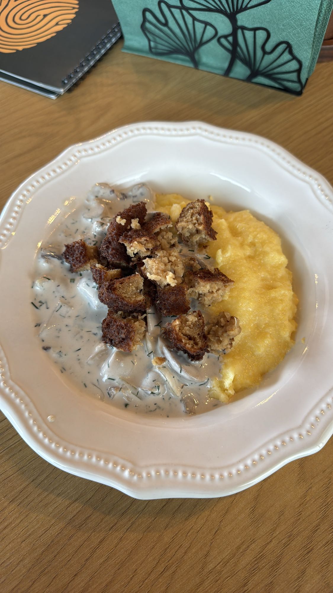 Polenta with mushroom sauce