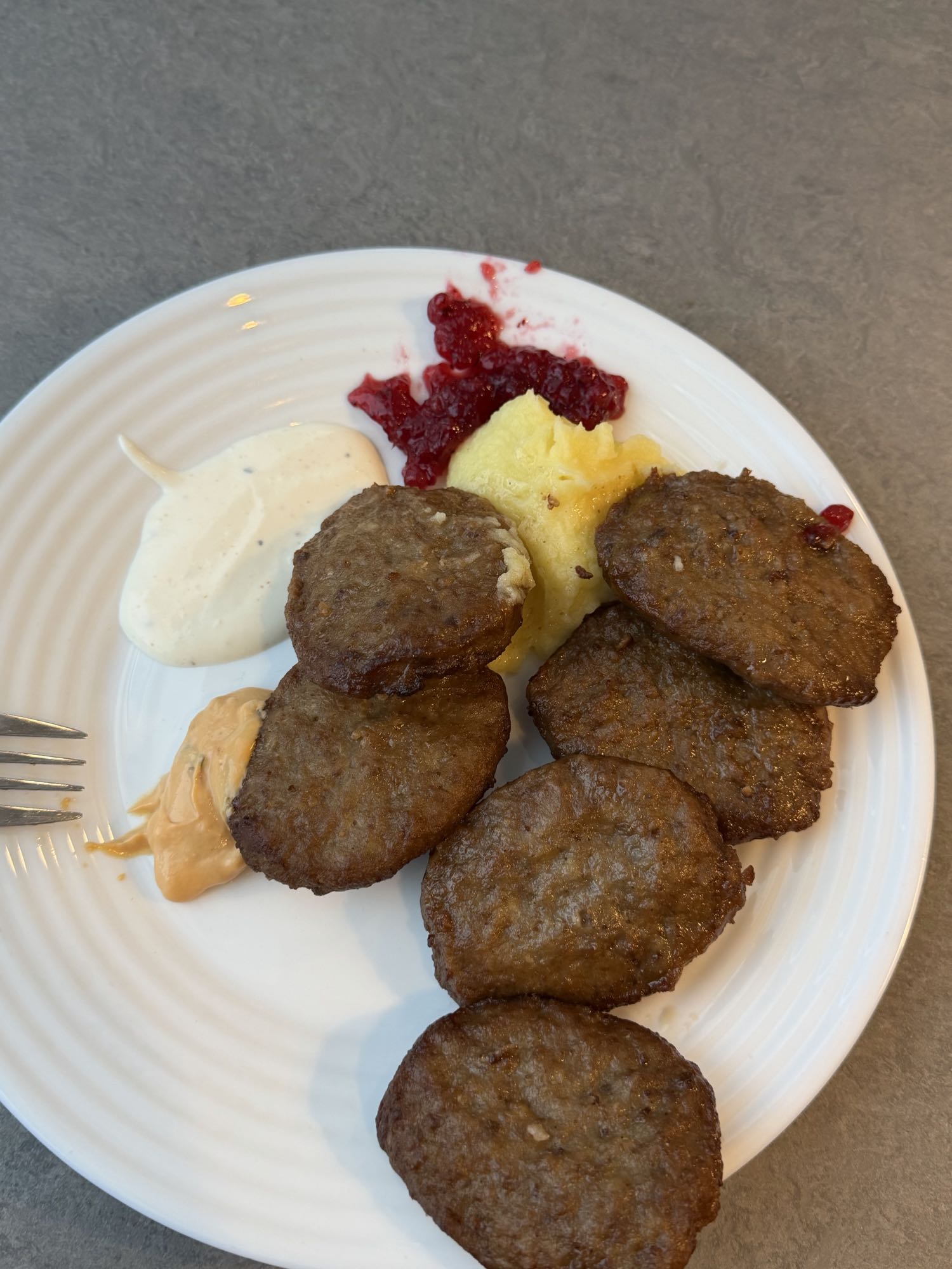 Swedish meatballs plate