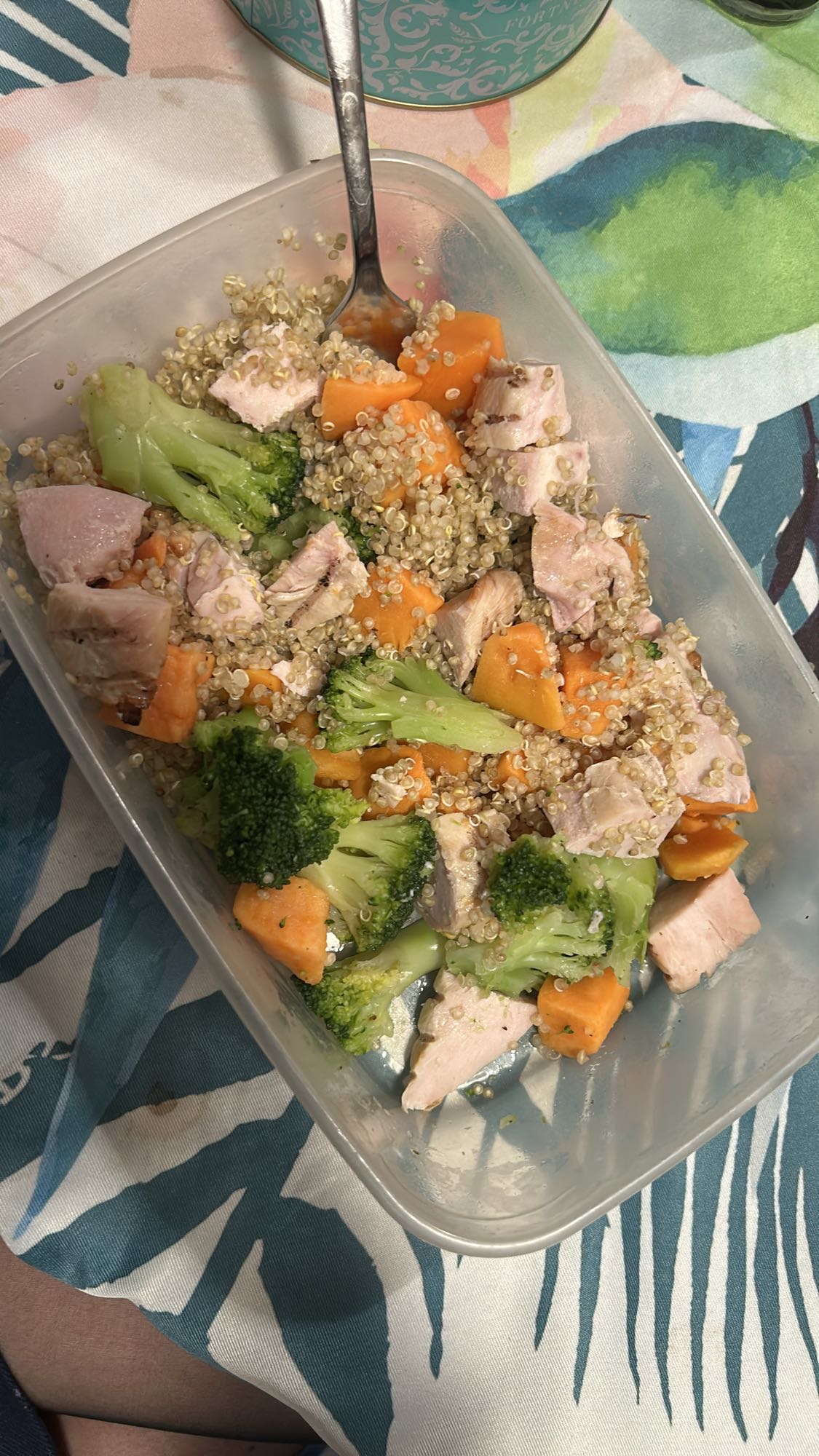 Chicken quinoa veggie bowl