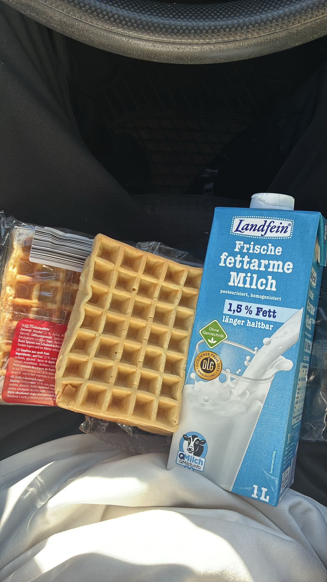 Vafe și lapte degresat