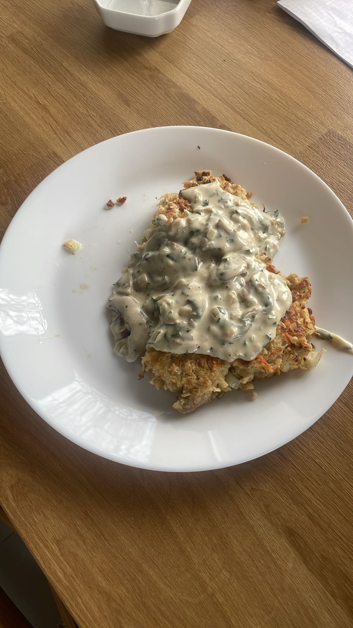 Placki warzywne z sosem grzybowym