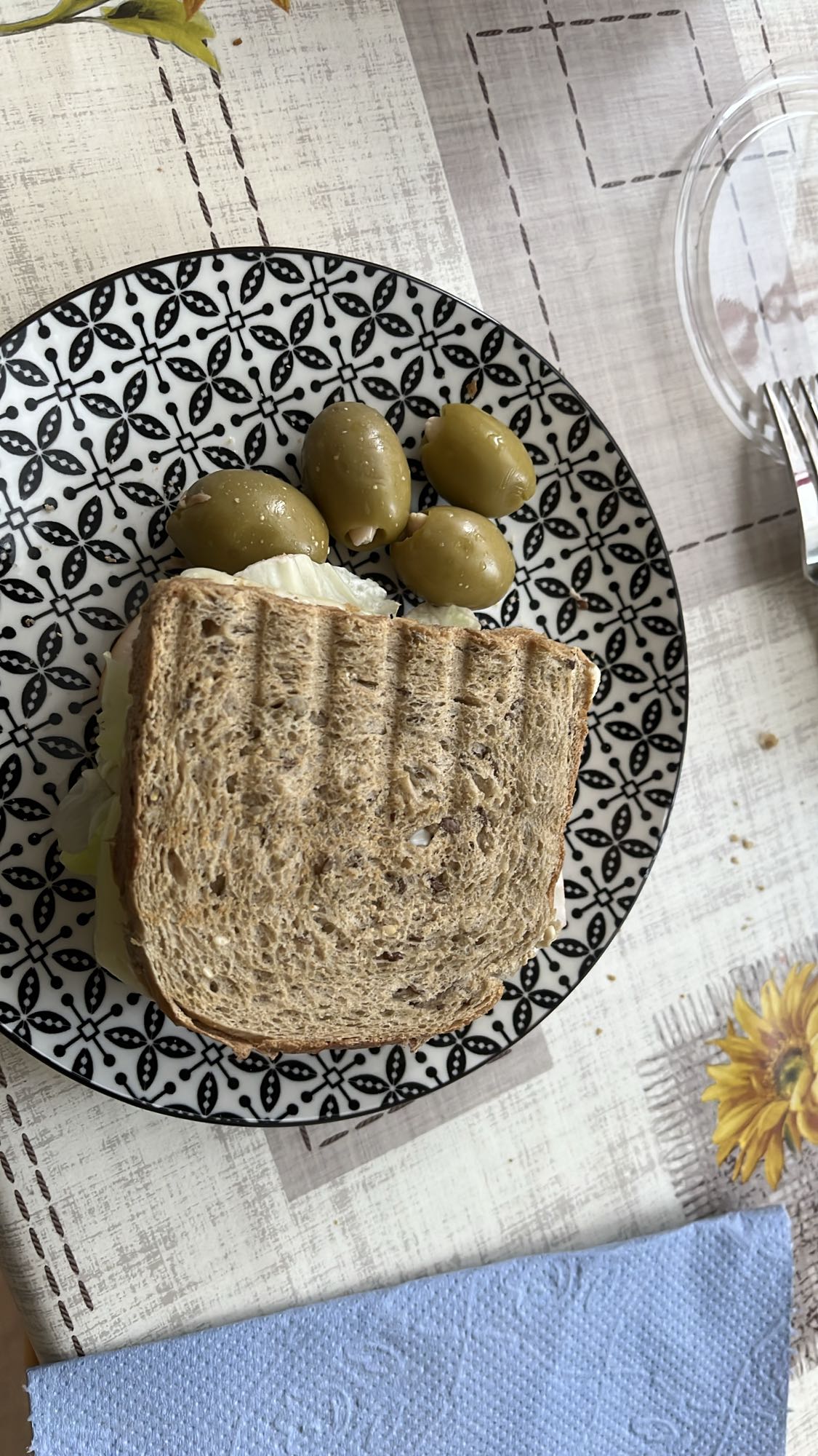 Сандвич с маслини
