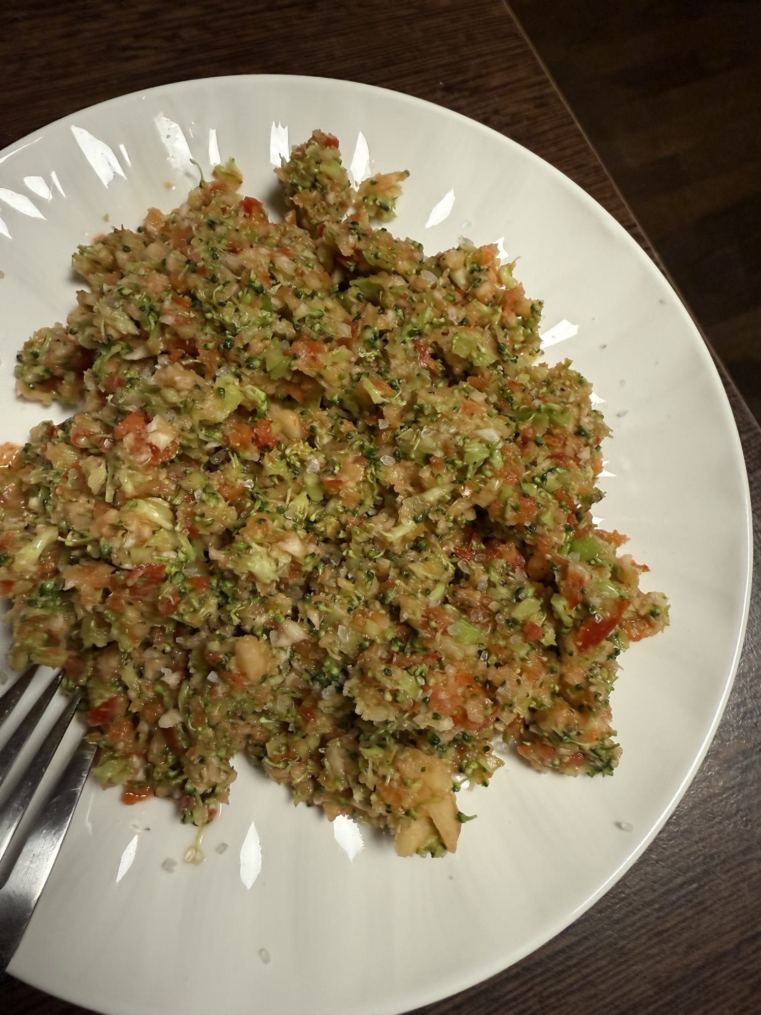 Salată de legume tocate