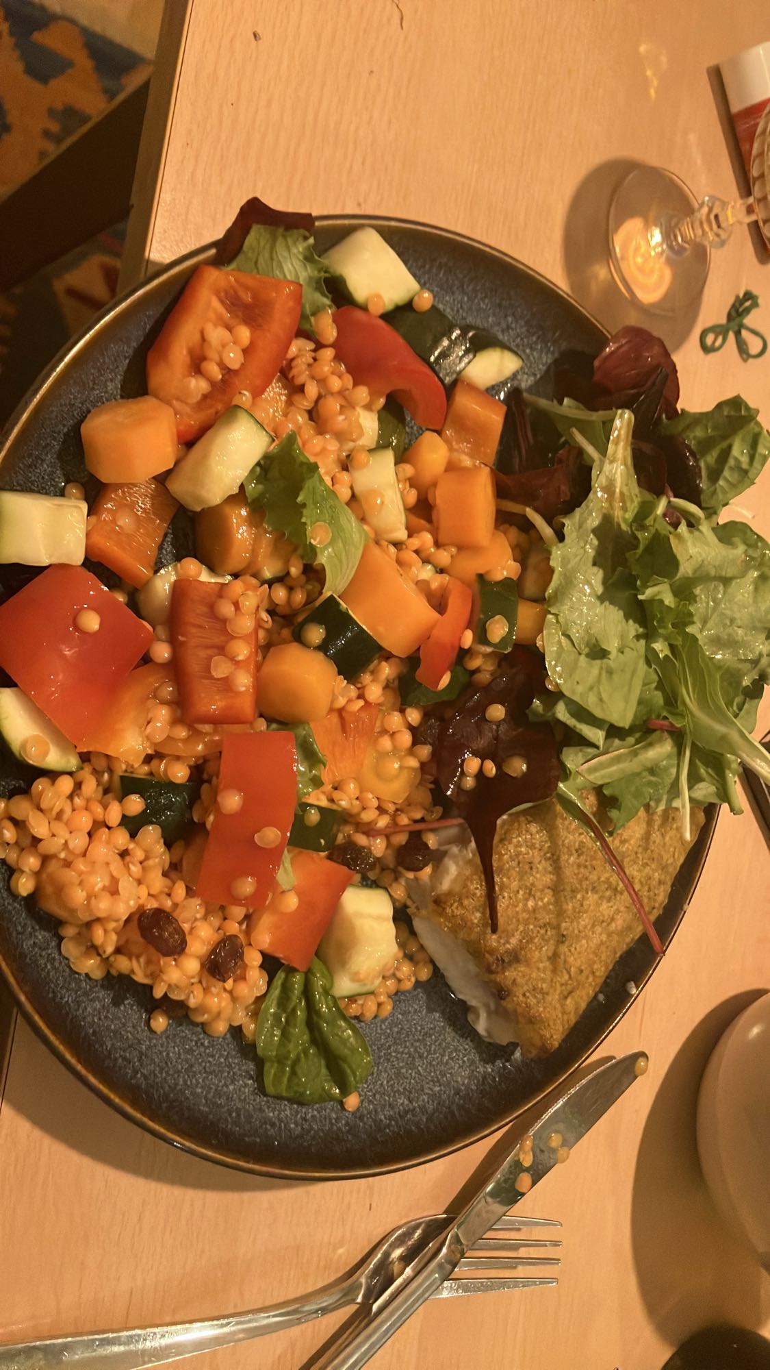 Salada de lentilhas e peixe