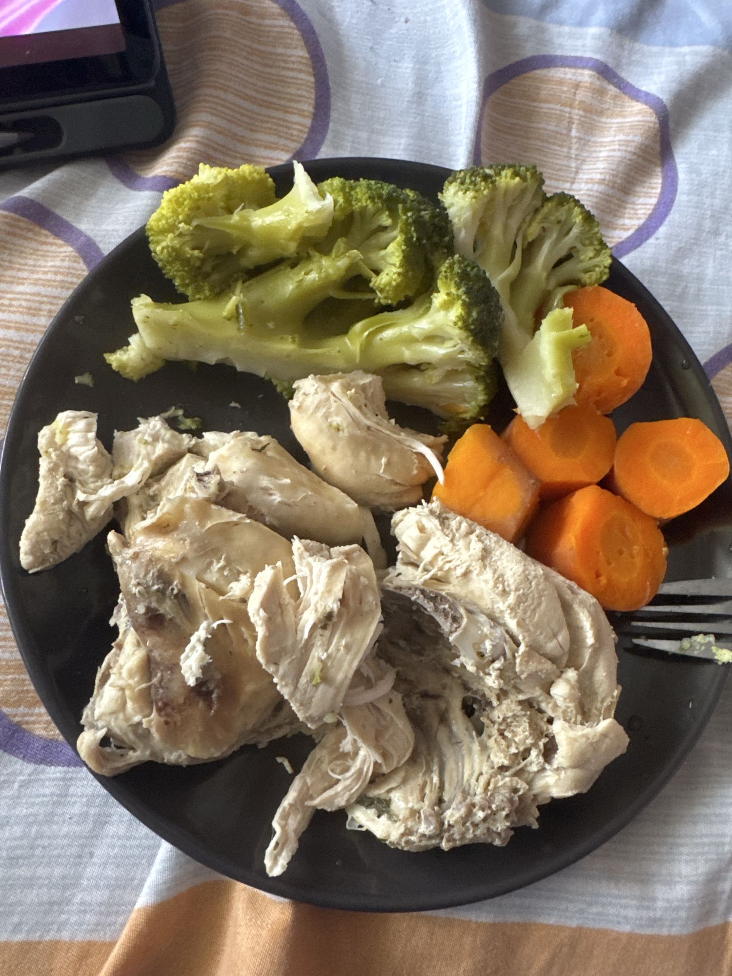 Pollo con brócoli y zanahoria