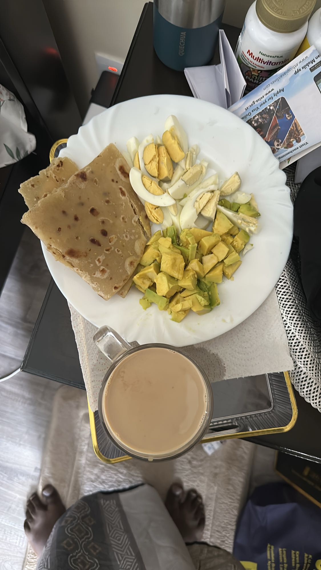 Flatbread Egg Avocado Tea