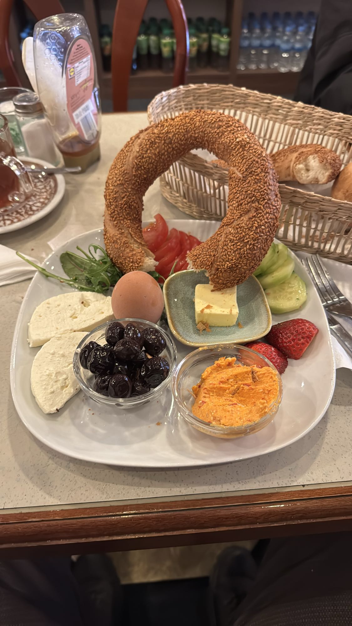 Karışık kahvaltı tabağı
