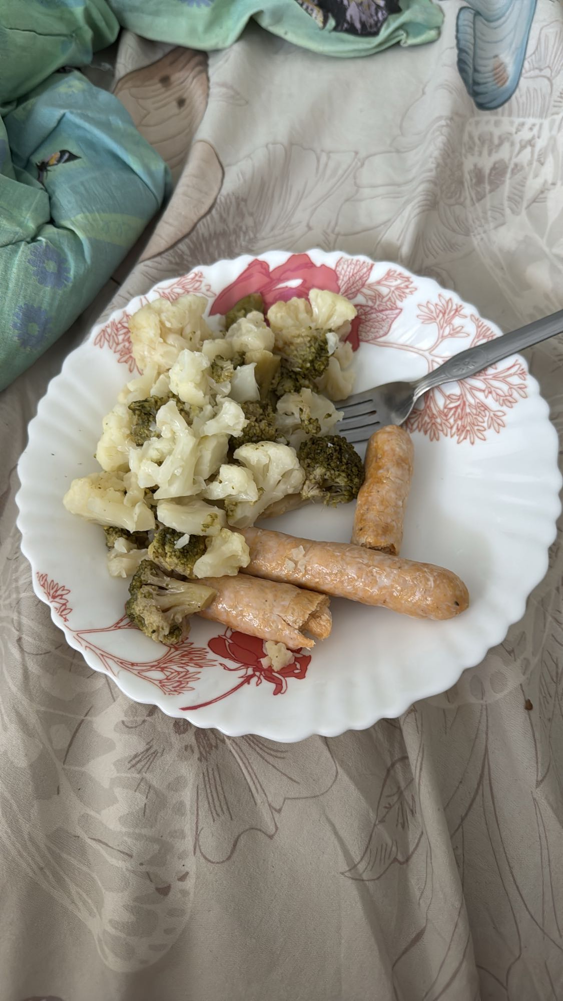Сосиски с овощами