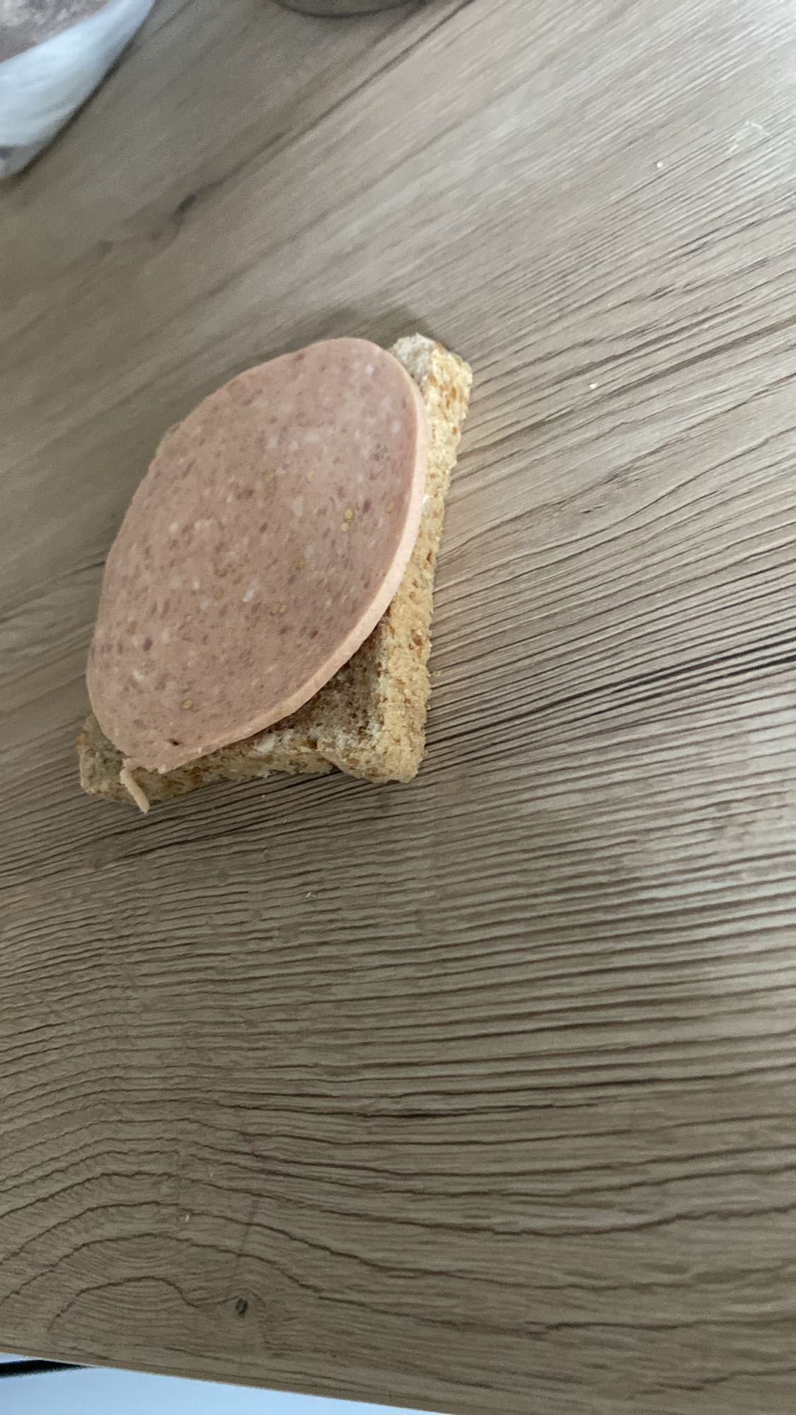 Brot mit Mortadella