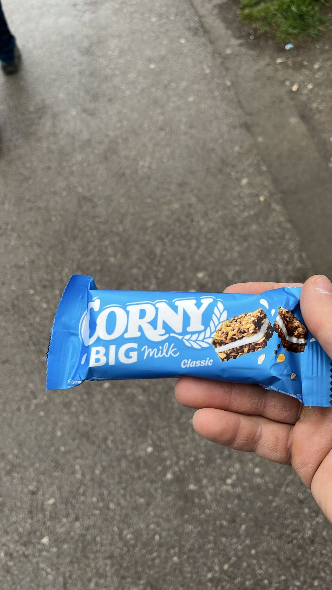 Зърнен бар с мляко