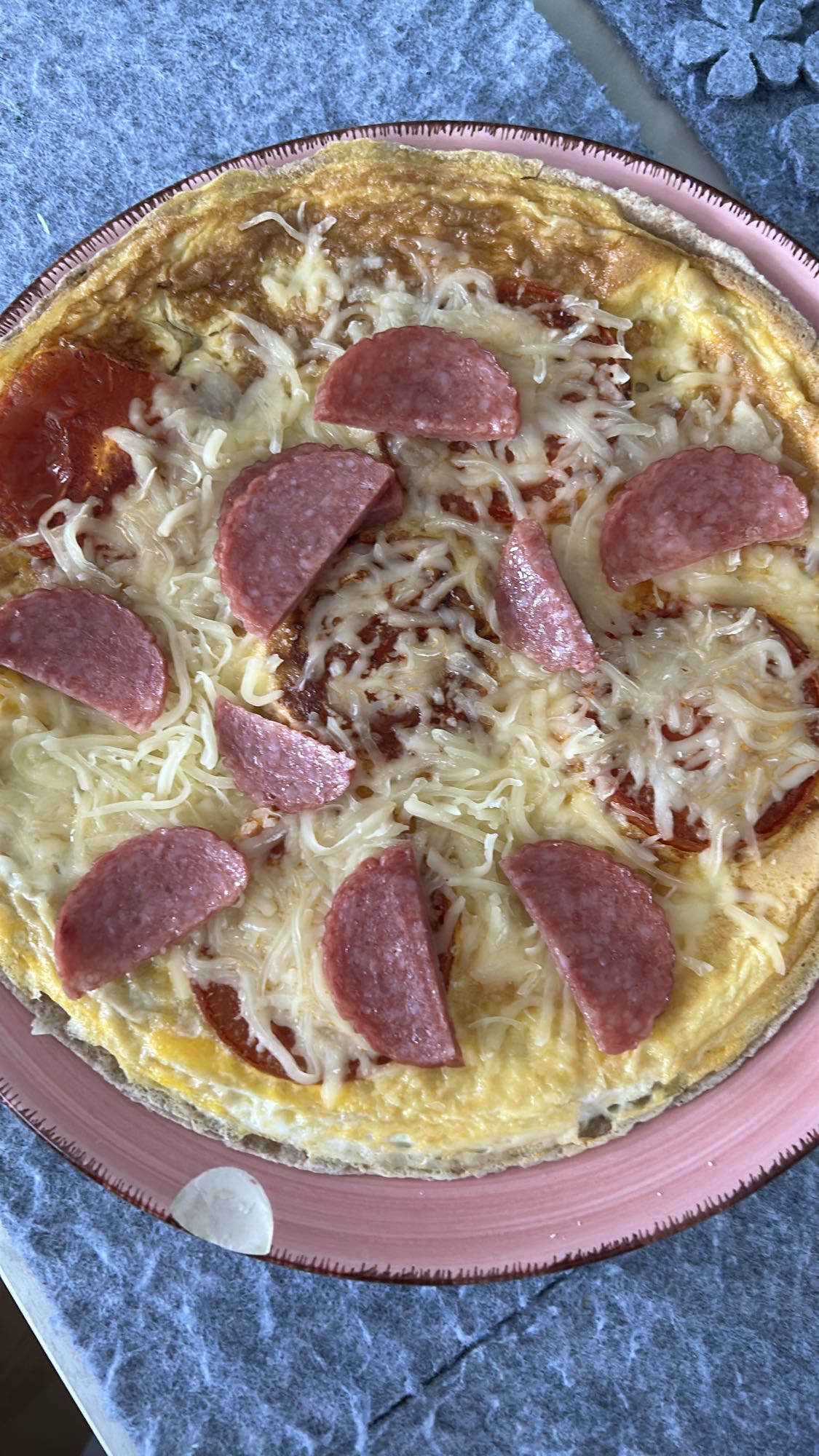 tortilla pizza de salami
