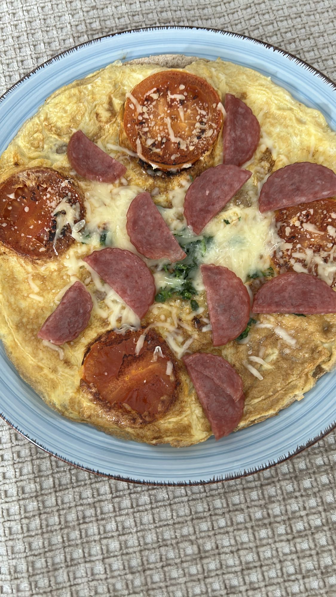 omelet con salami