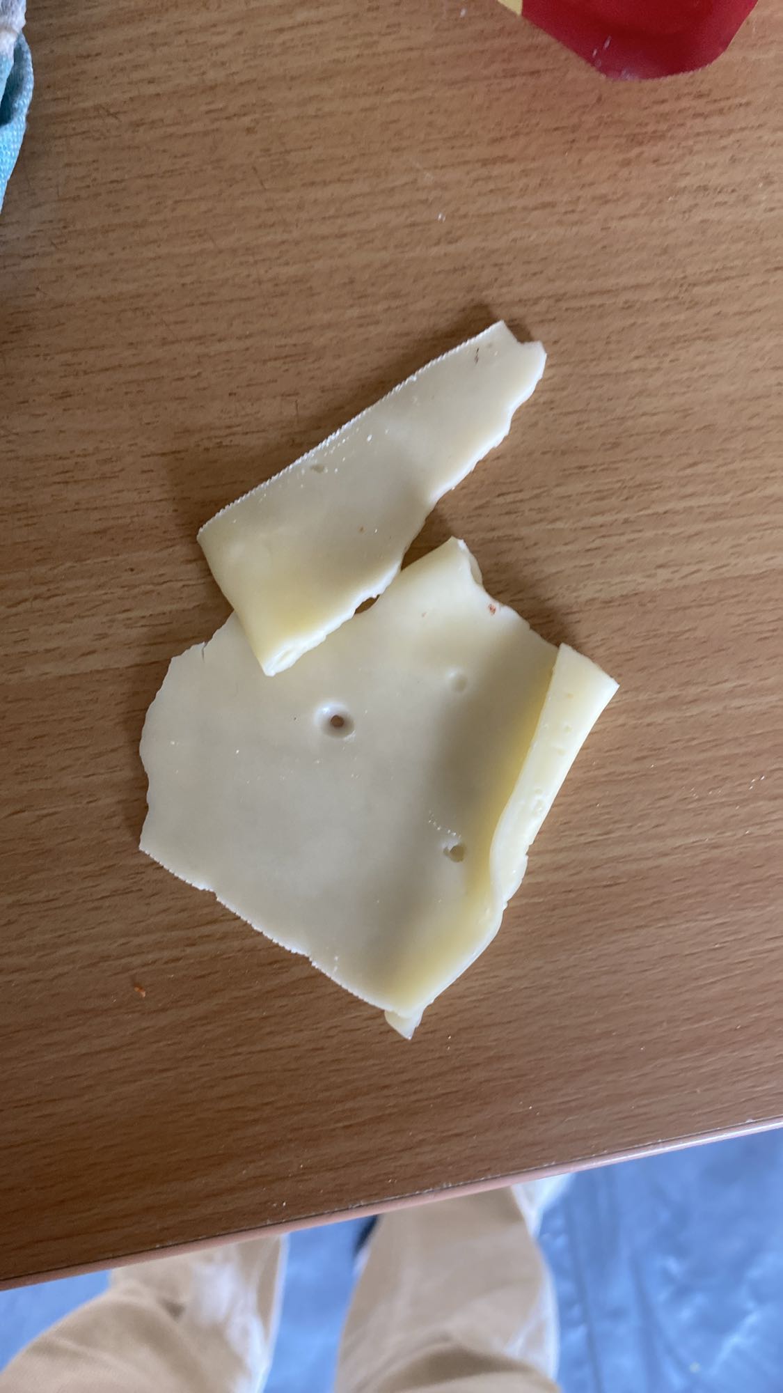 Plastry sera żółtego