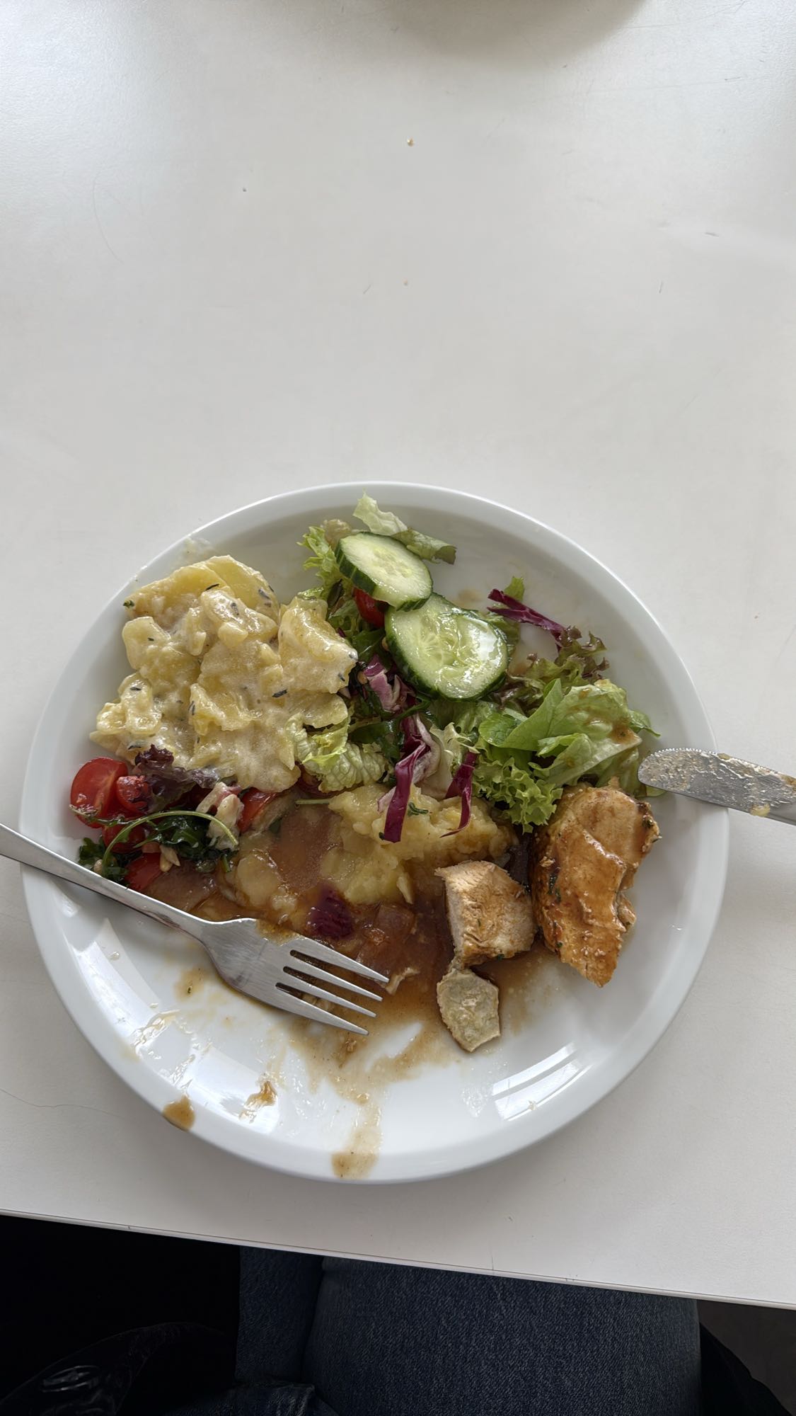 Hähnchen mit Kartoffelsalat