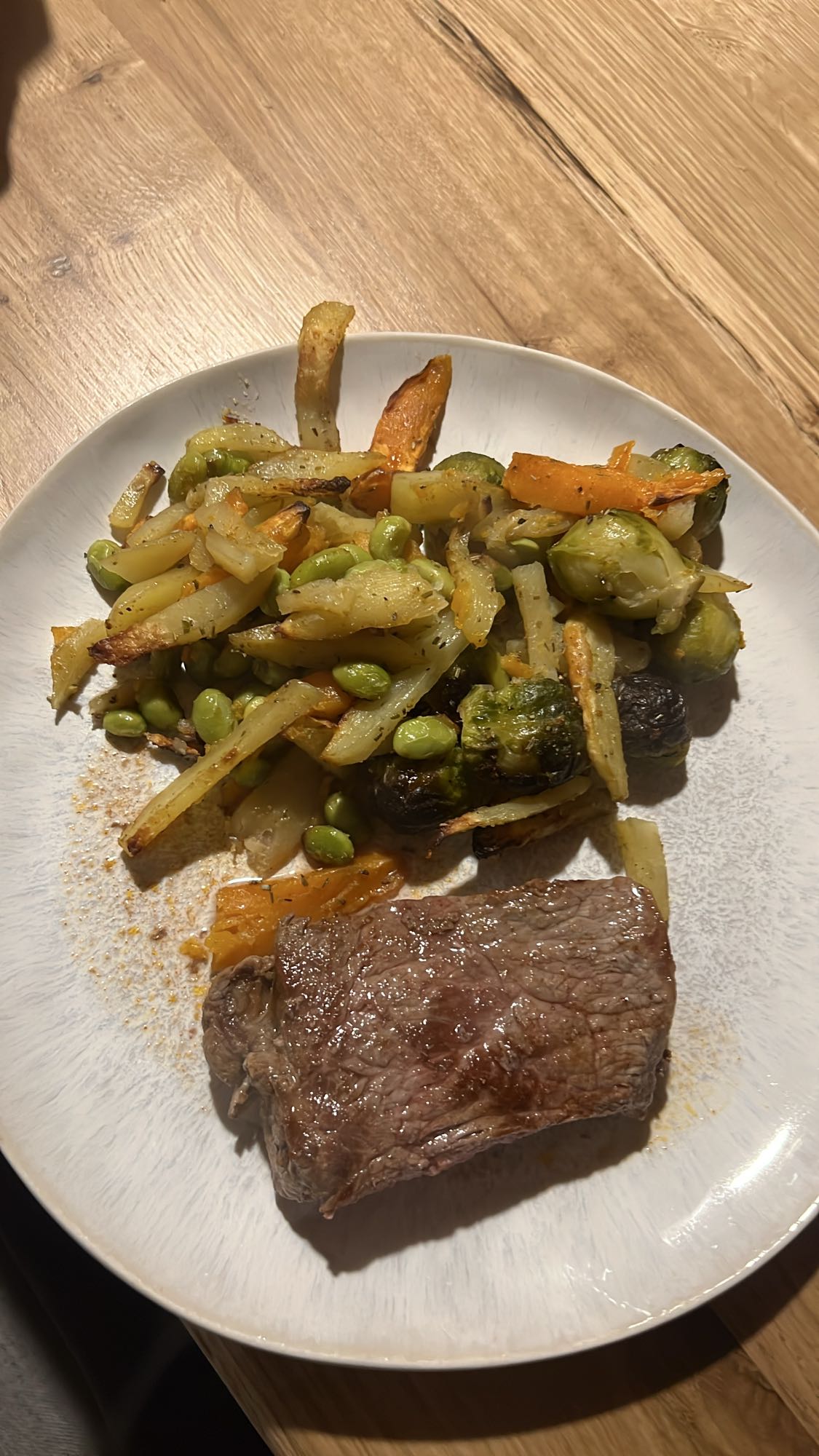 Rindersteak mit Gemüse