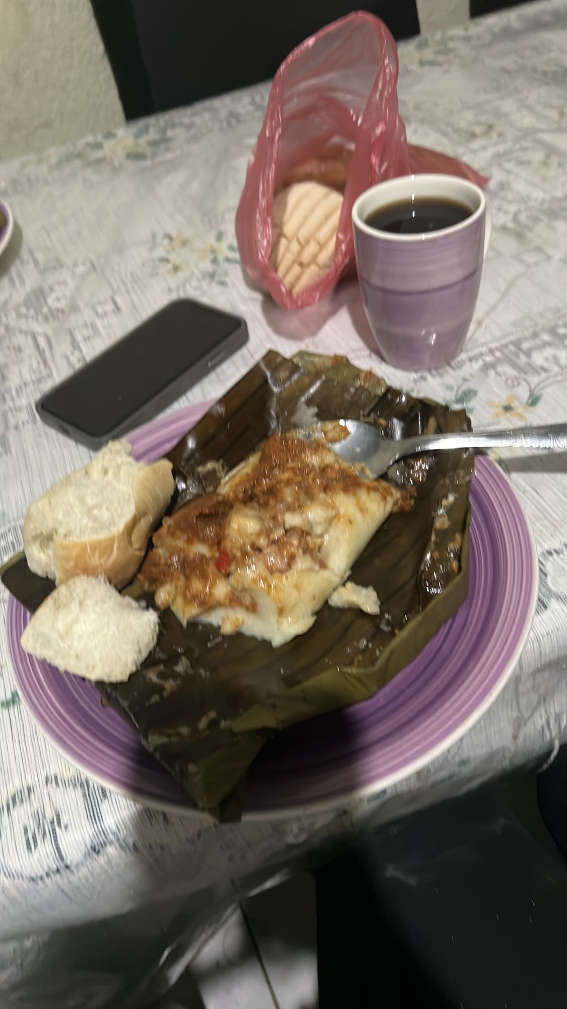 tamal con pan y café