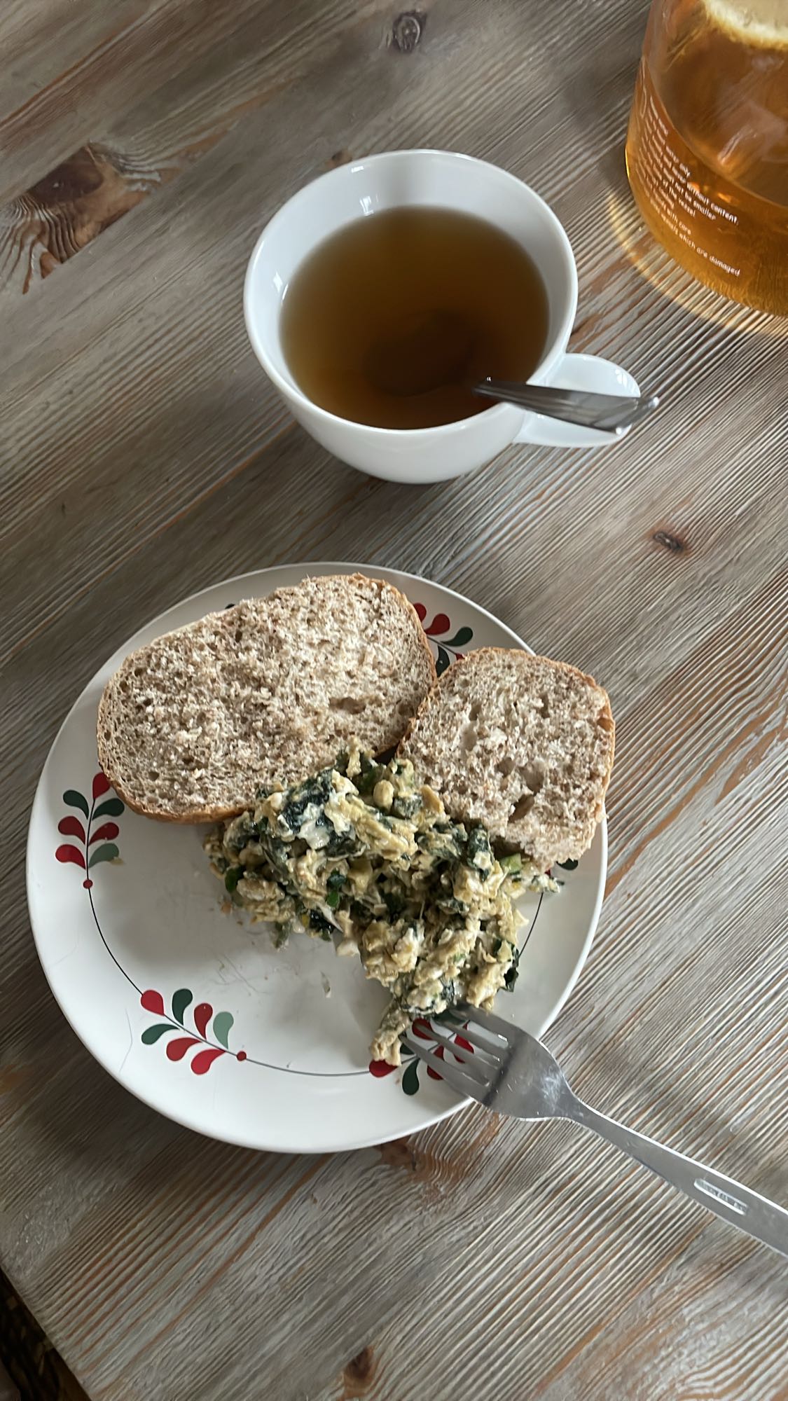 Jajecznica ze szpinakiem