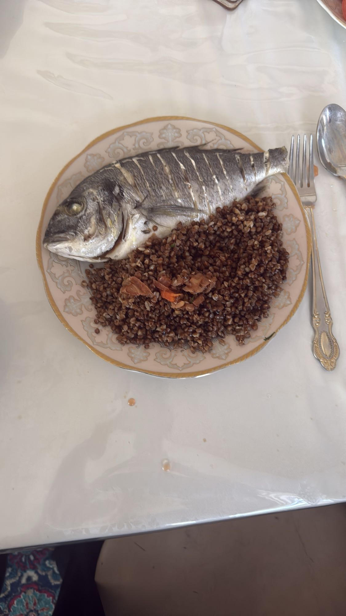 рыба с гречкой