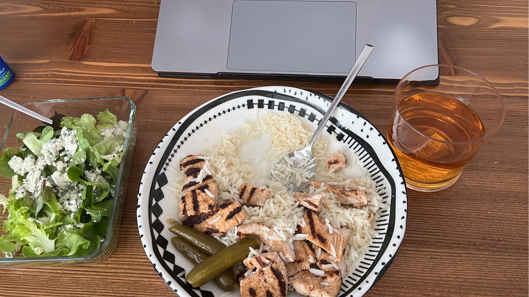 Hindi pilav ve salata