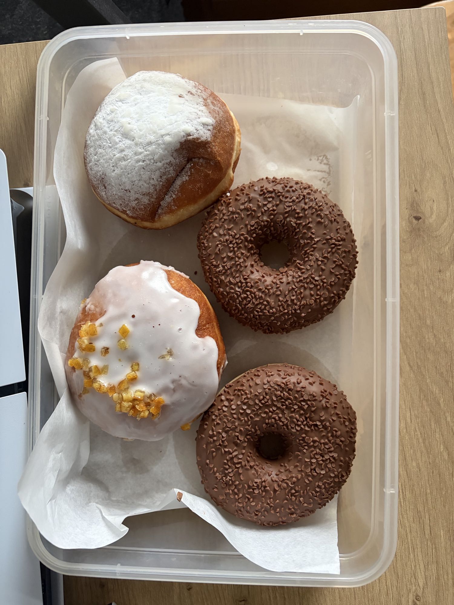 Zestaw pączków i donutów