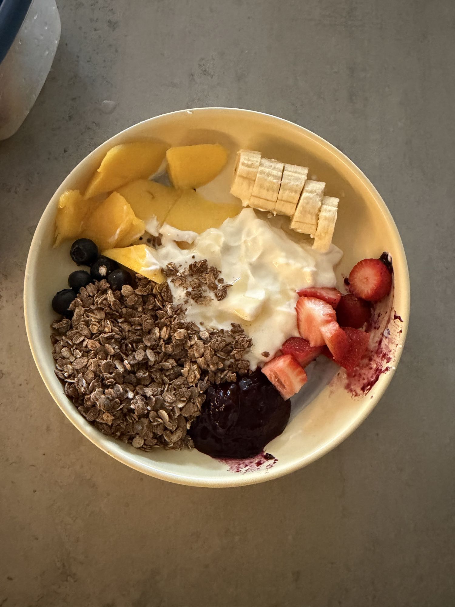 bol de yogur con fruta