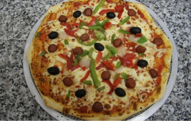 Pizza aux saucisses