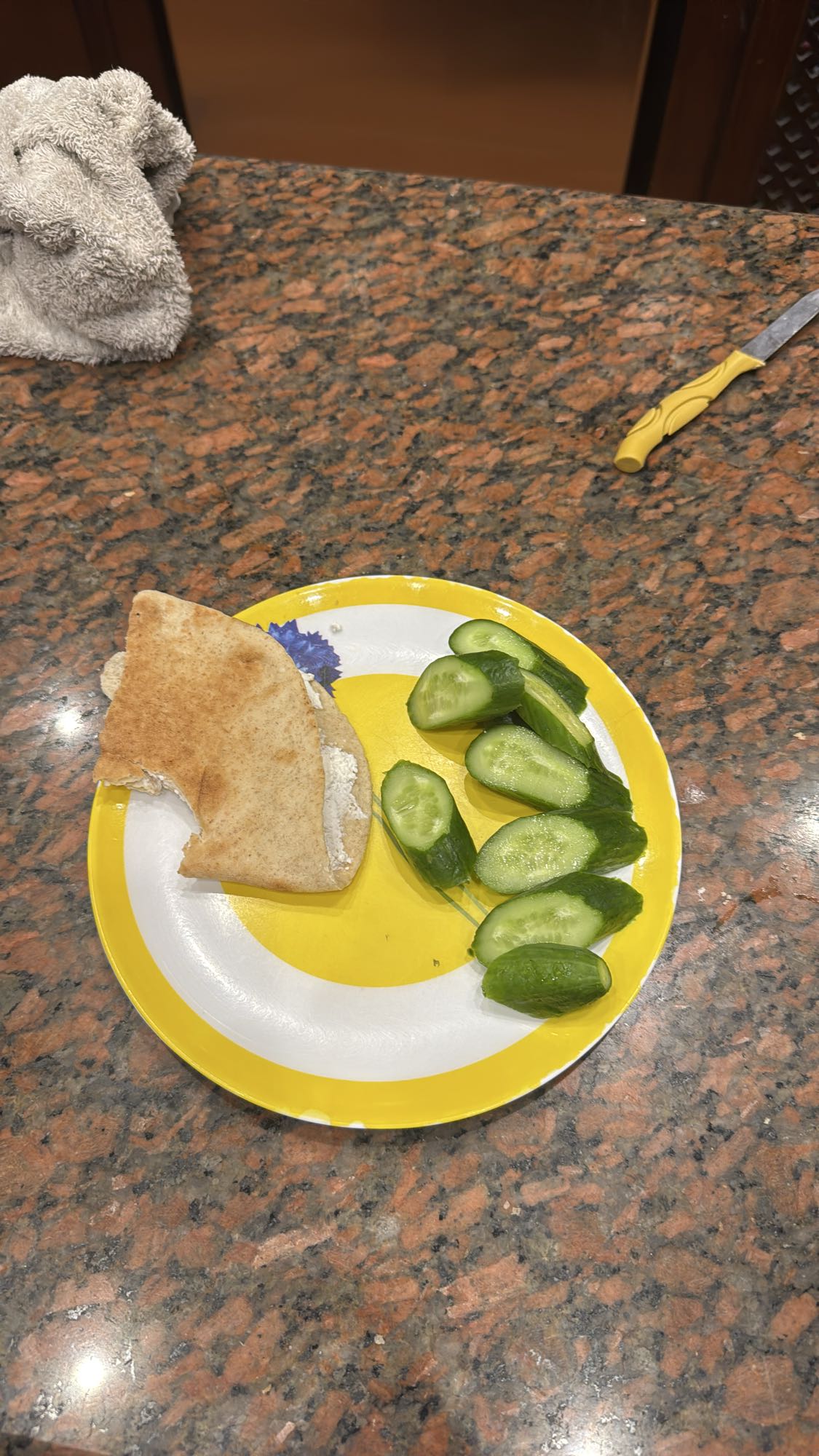 Pita with cheese and cucumber