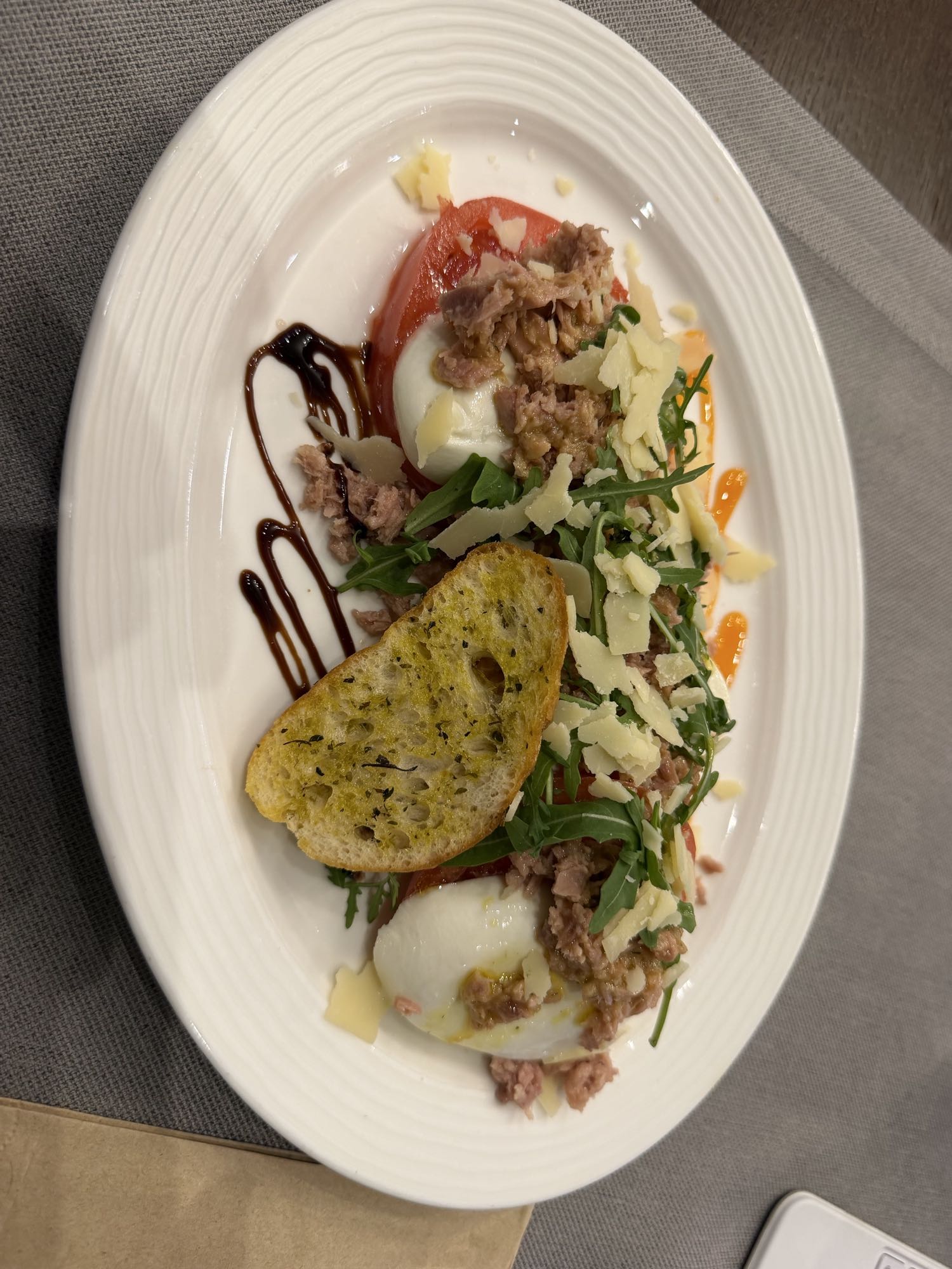 Insalata caprese tonno