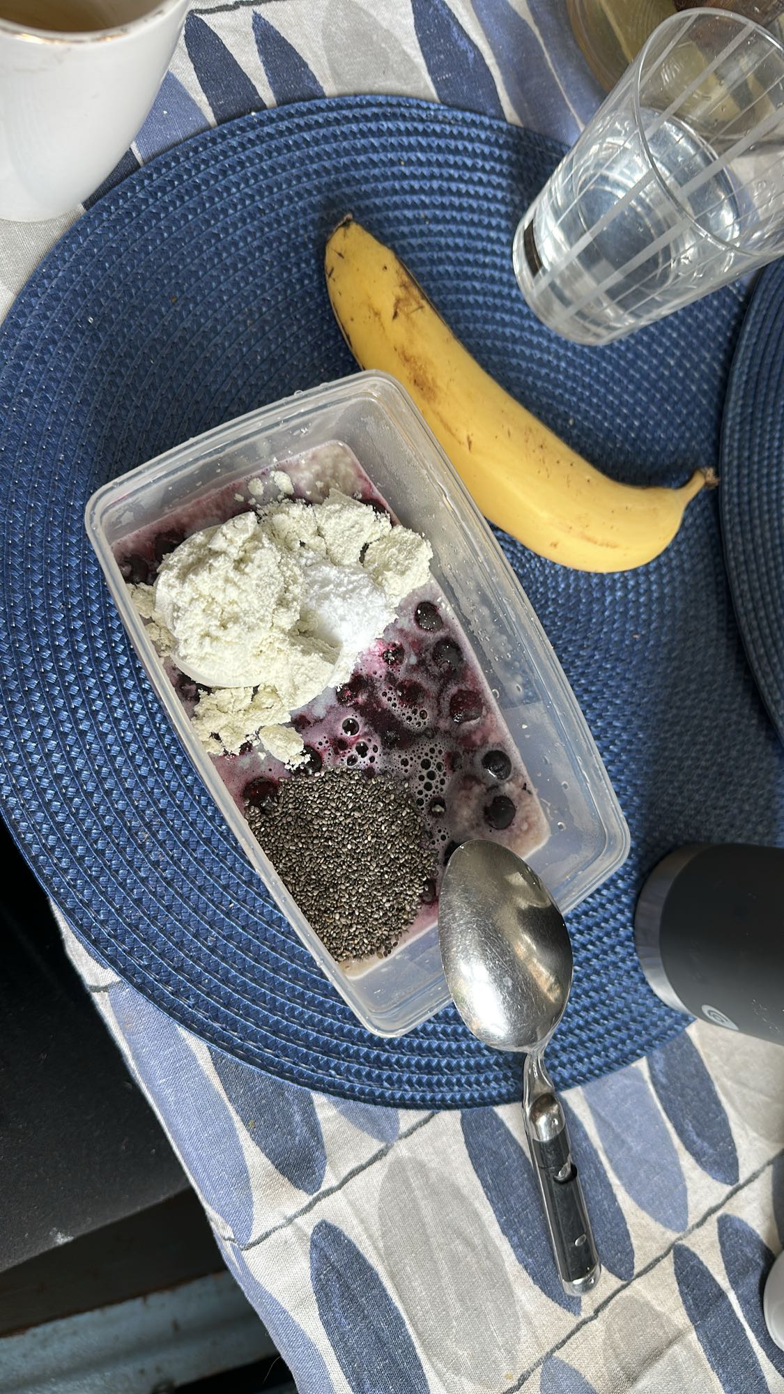 Blåbärsskål med banan