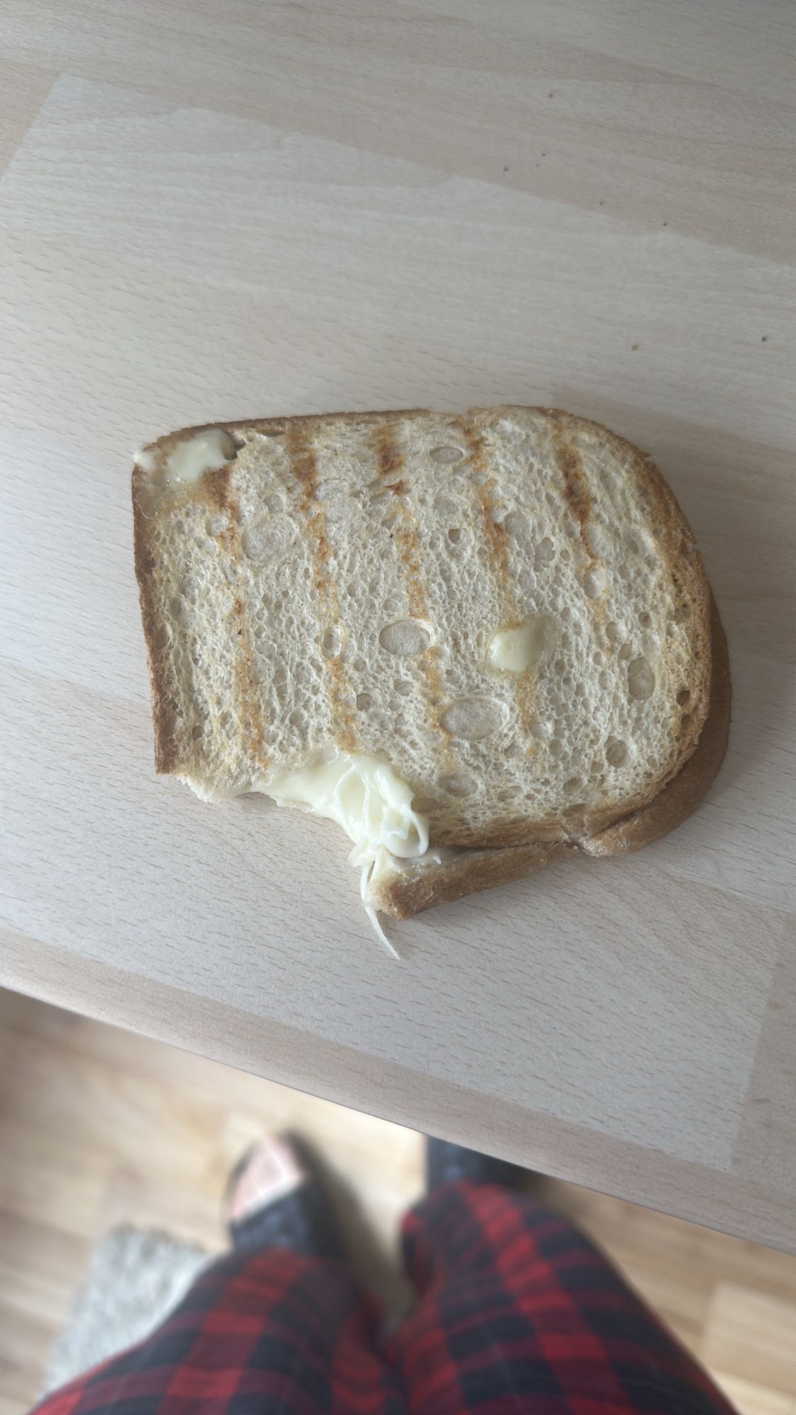 Kaşarlı tost ekmeği