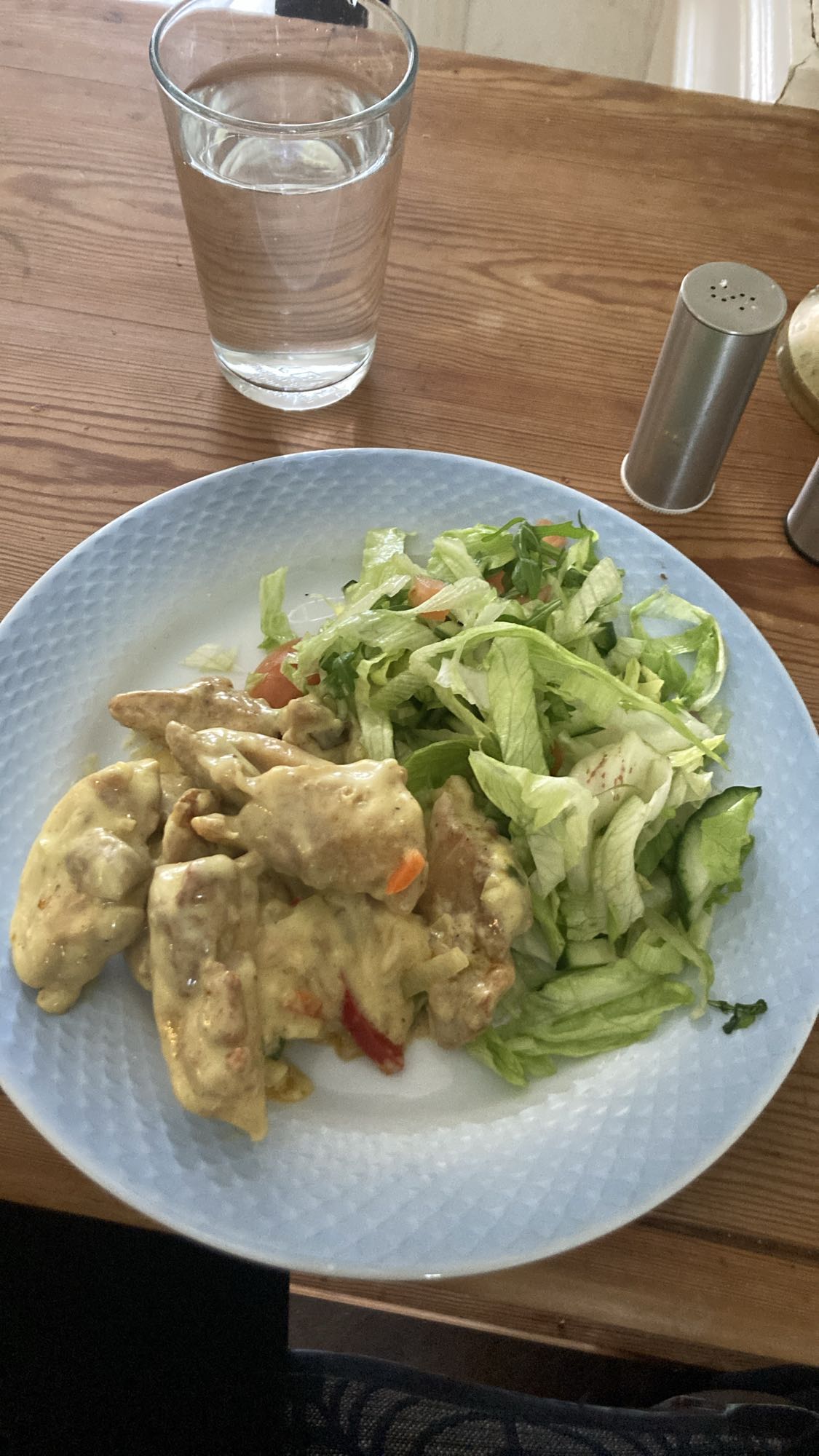 Kyckling med sallad