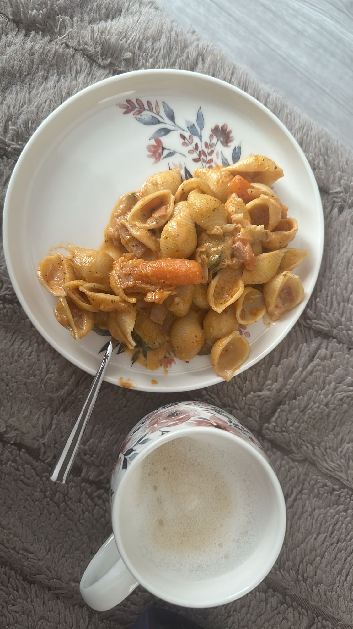 Makaron w sosie warzywnym