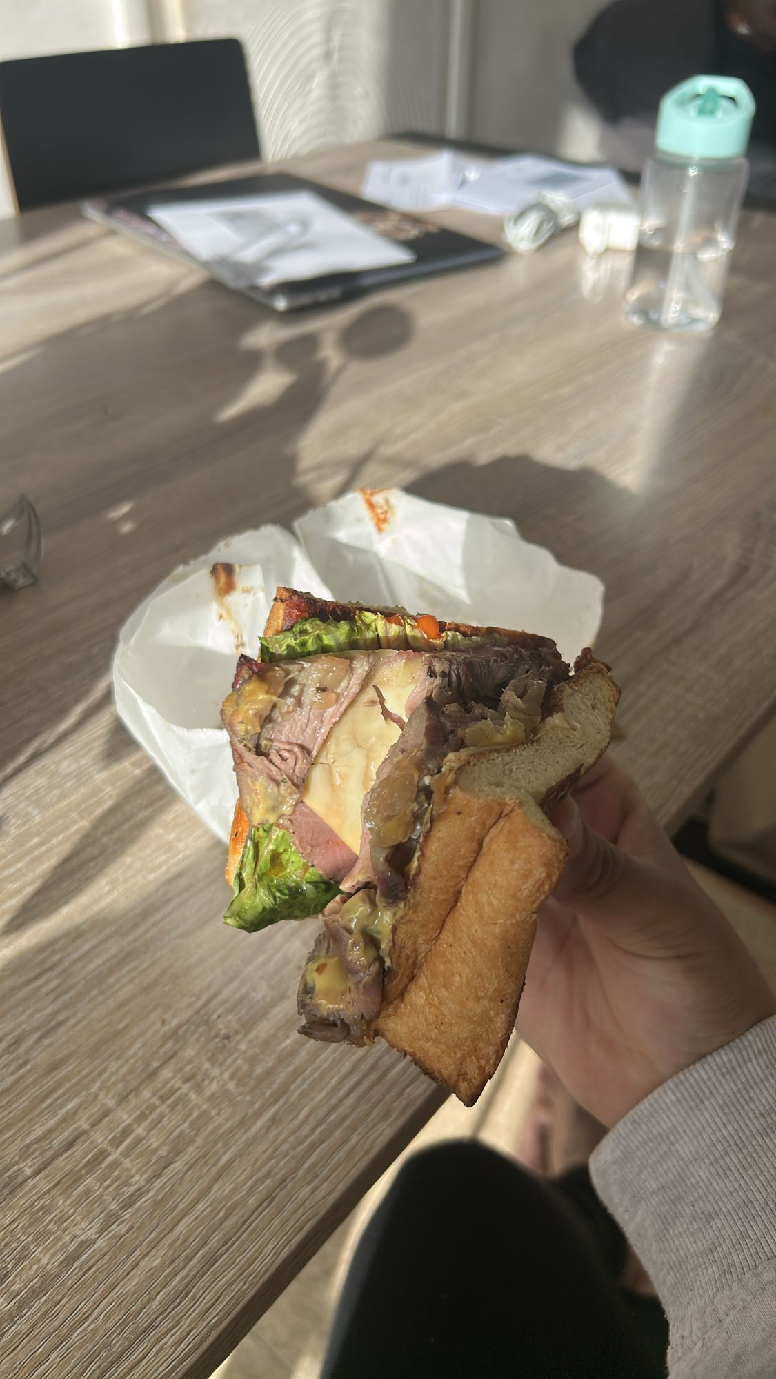 Sandwich au bœuf et fromage