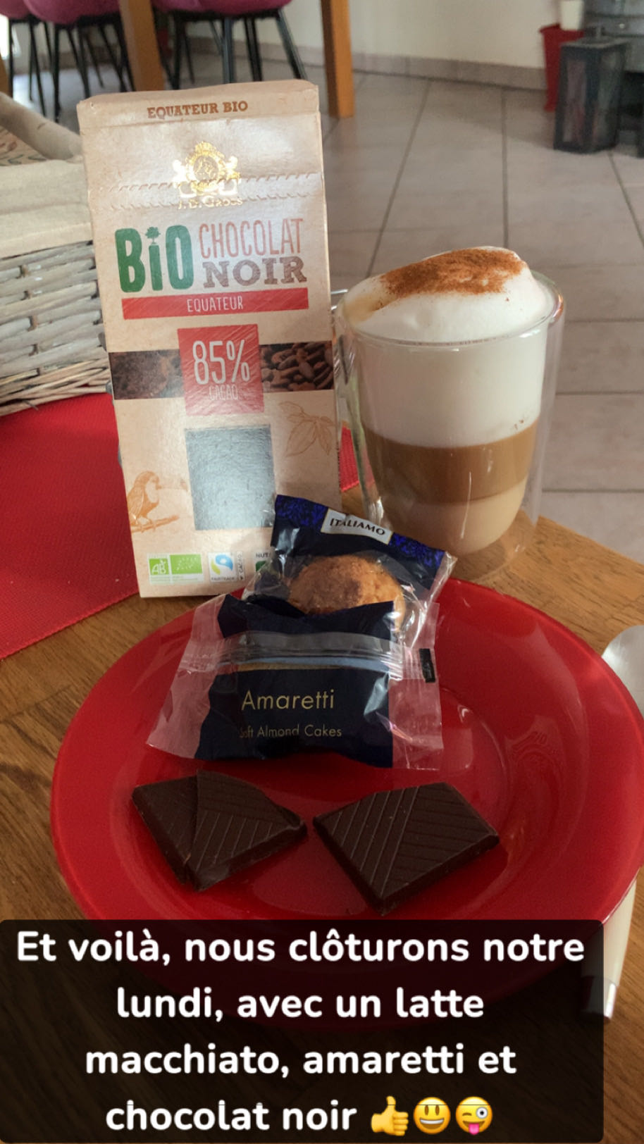 Latte macchiato et douceurs