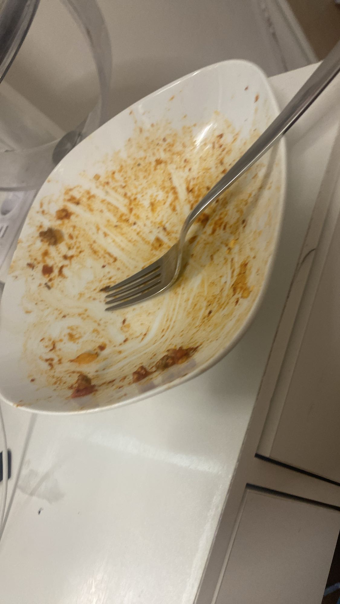 Nudelreste mit Tomatensoße