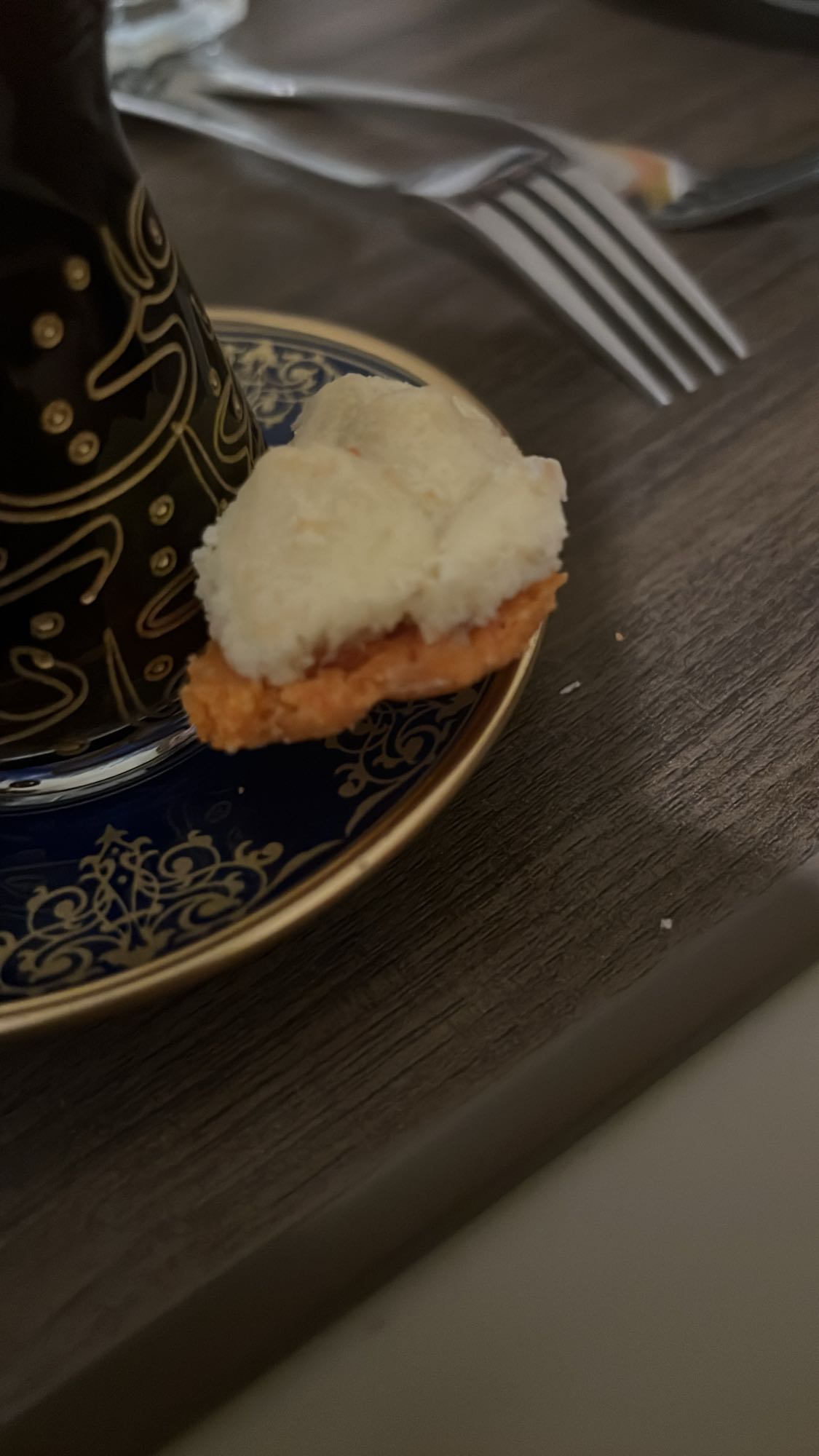 Mini salmon canape