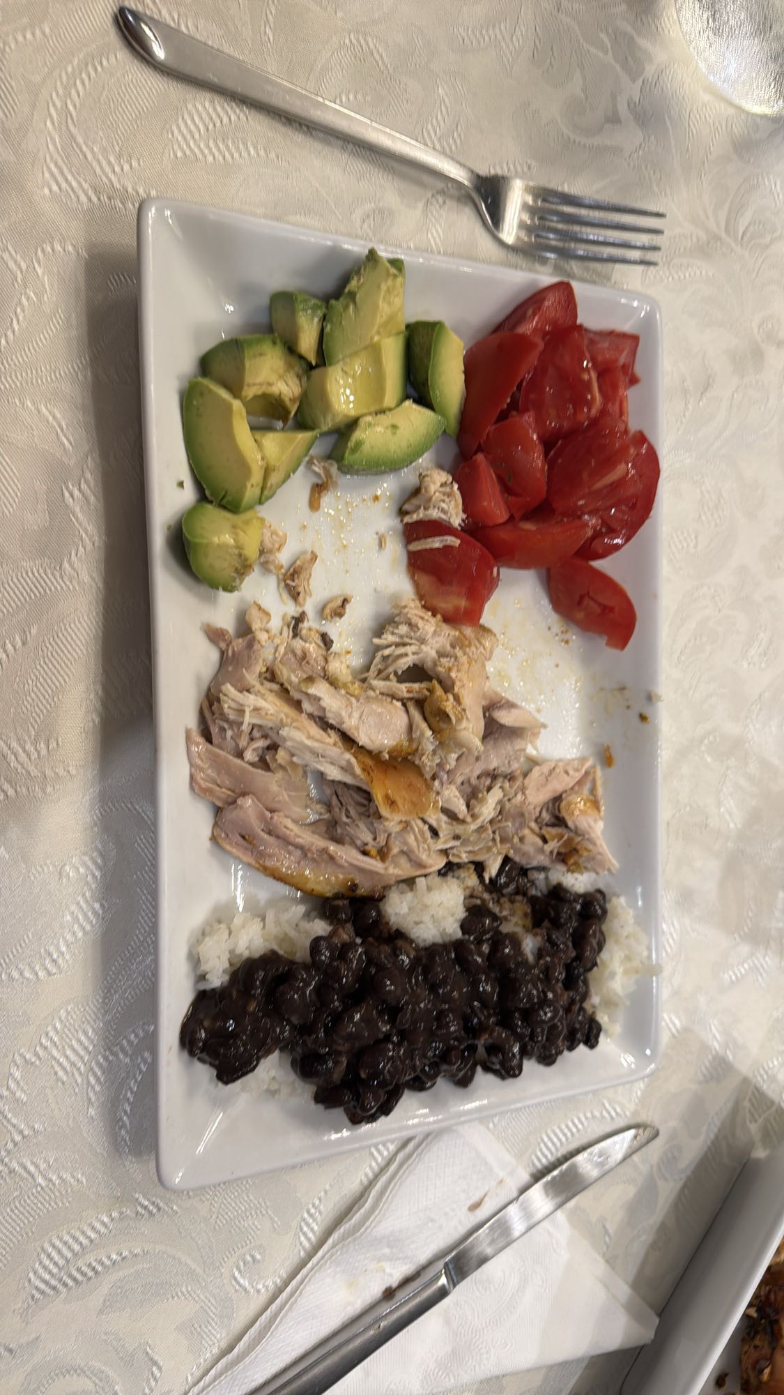 pollo con arroz y frijoles