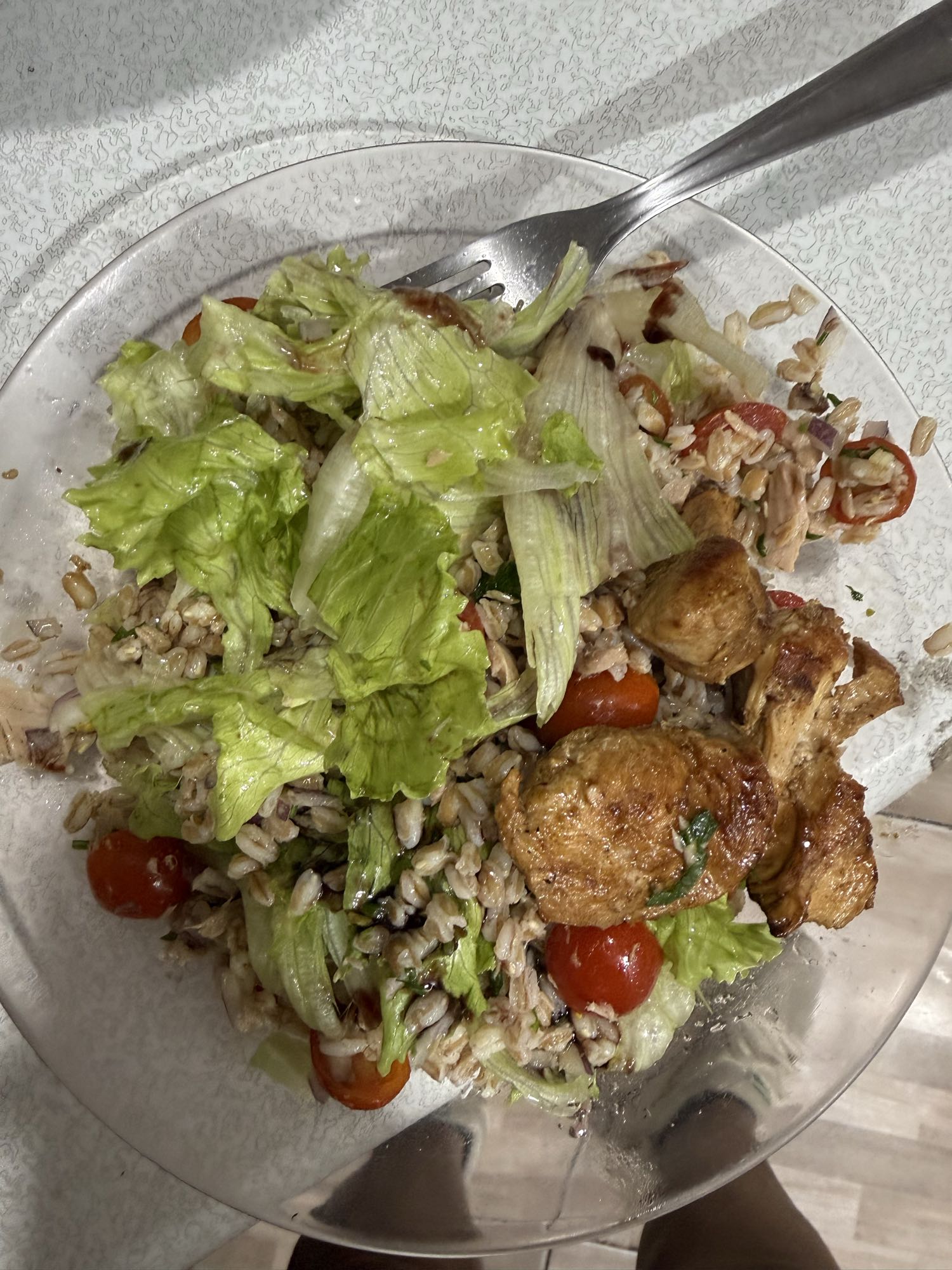 salada com frango e arroz
