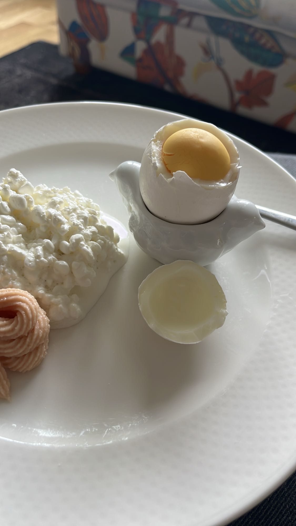 Ägg med keso och lax