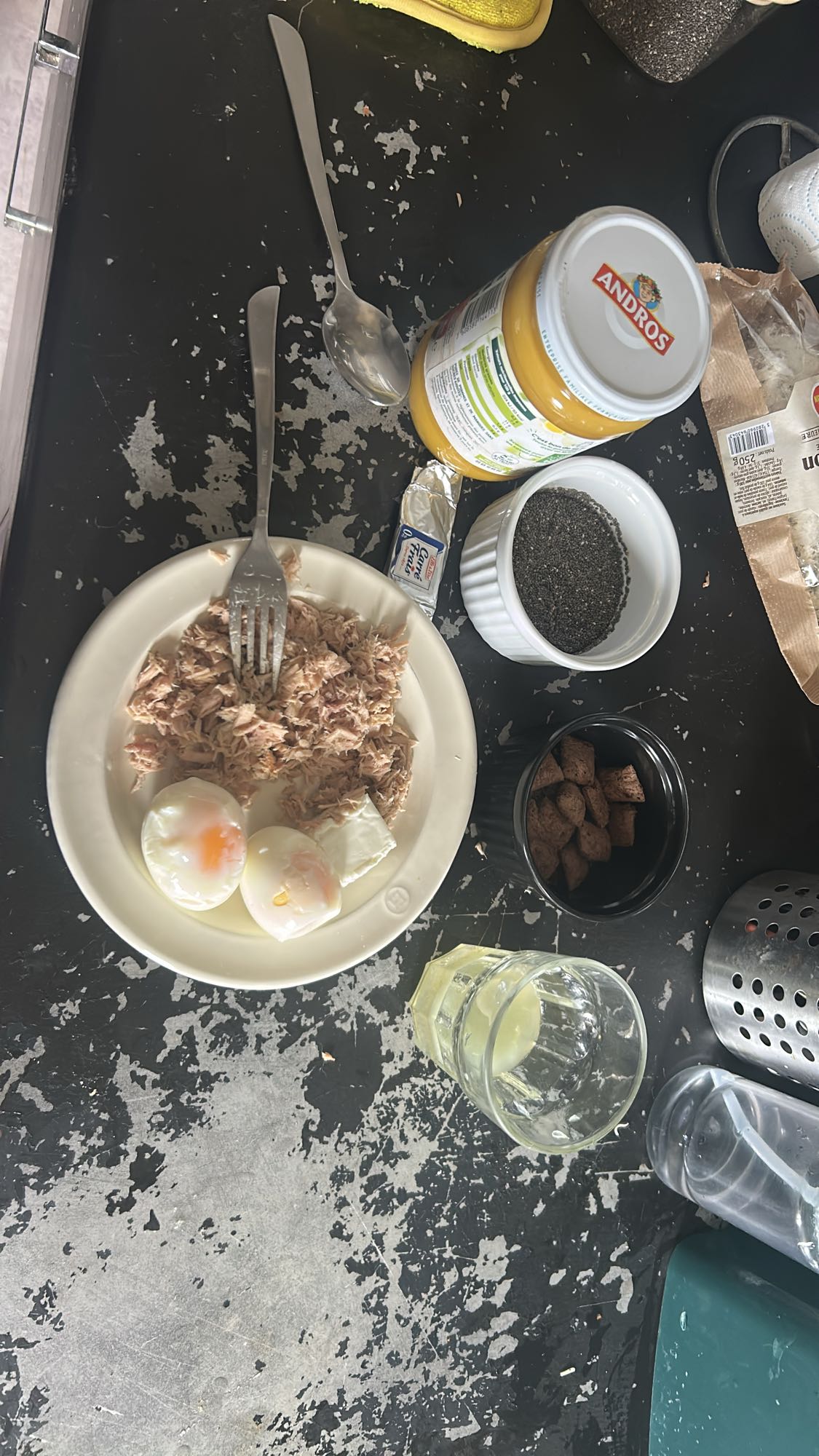 Thon oeufs et amandes