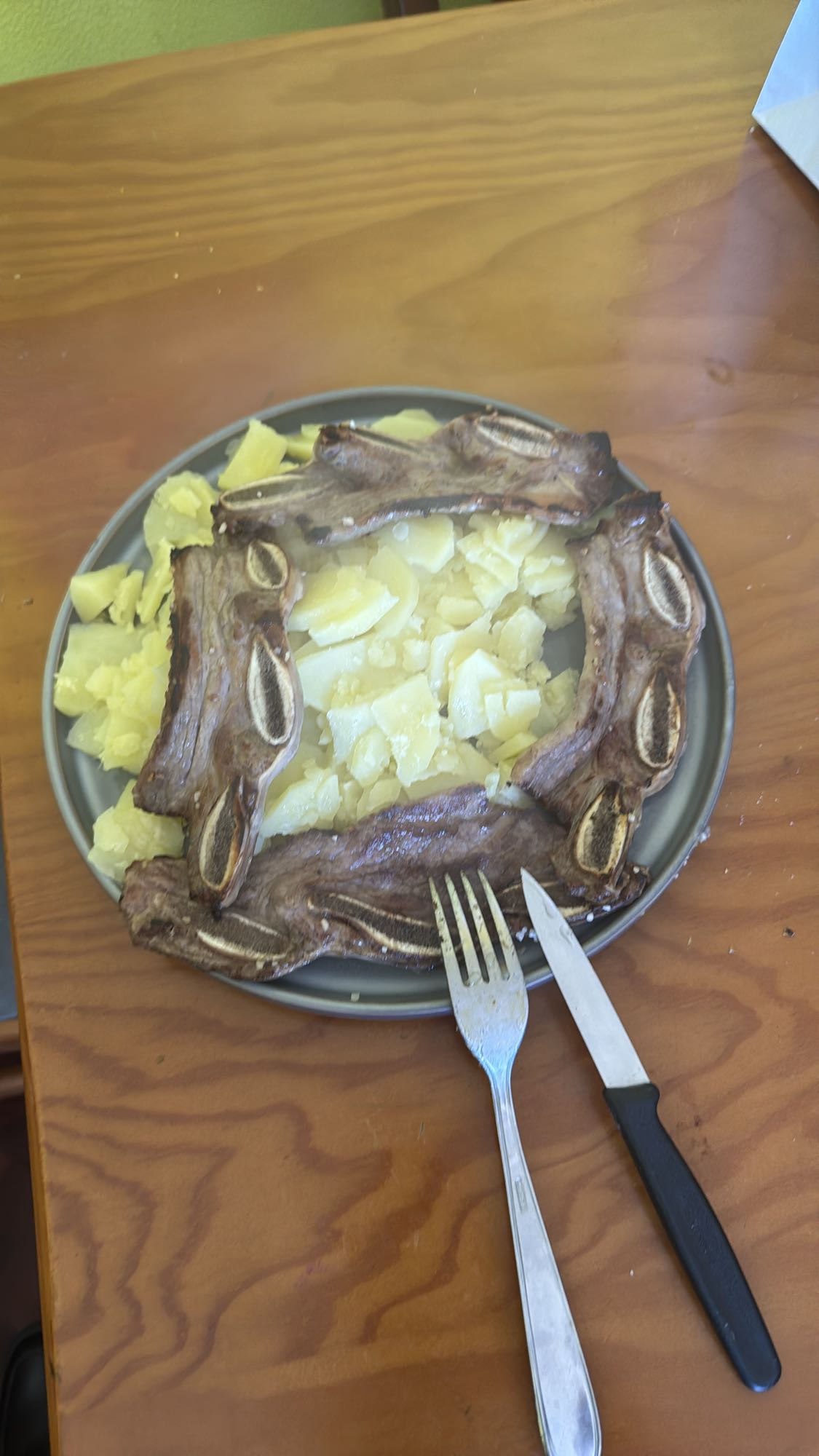 costillas con patatas