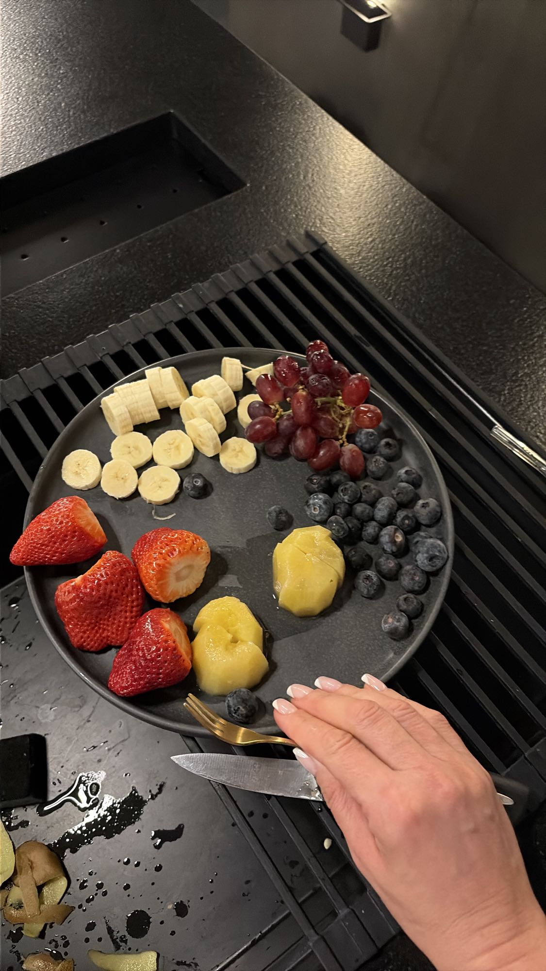 Talerz świeżych owoców