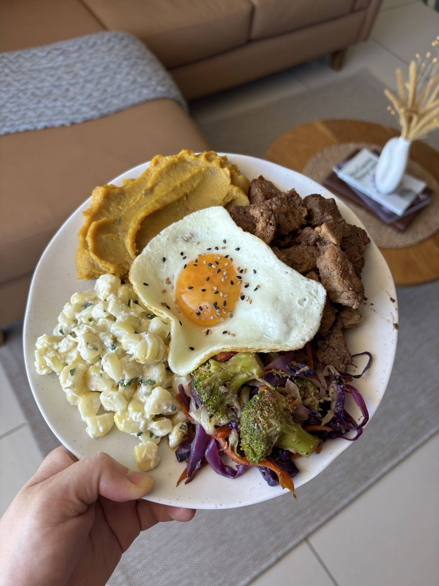 plato mixto con huevo