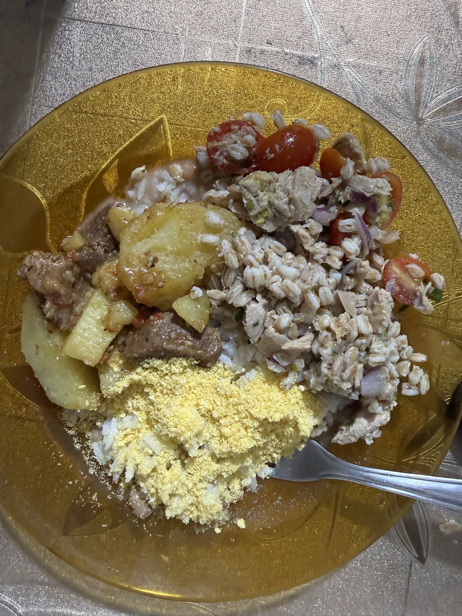 Arroz com atum e carne