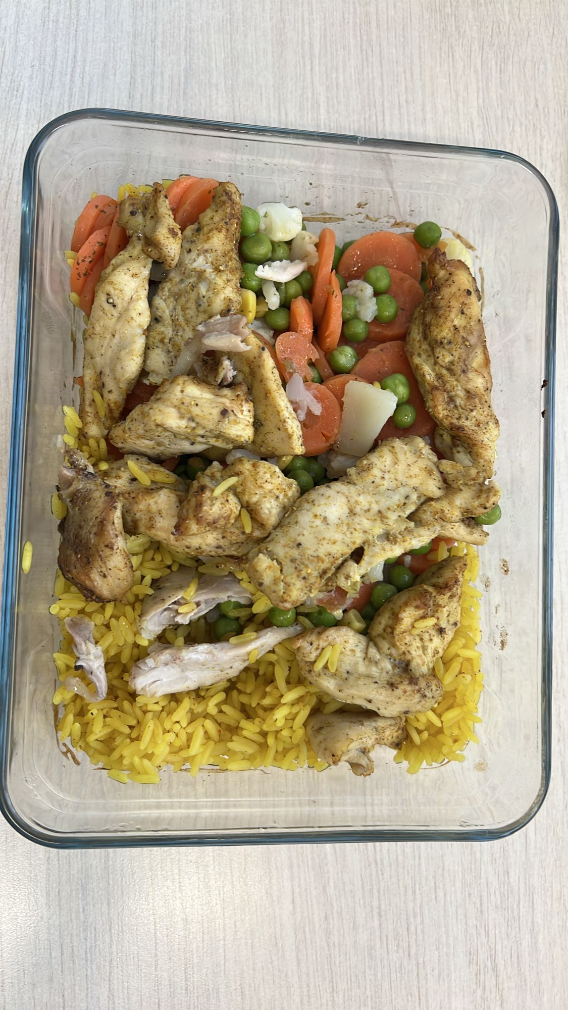 Kurczak z ryżem i warzywami